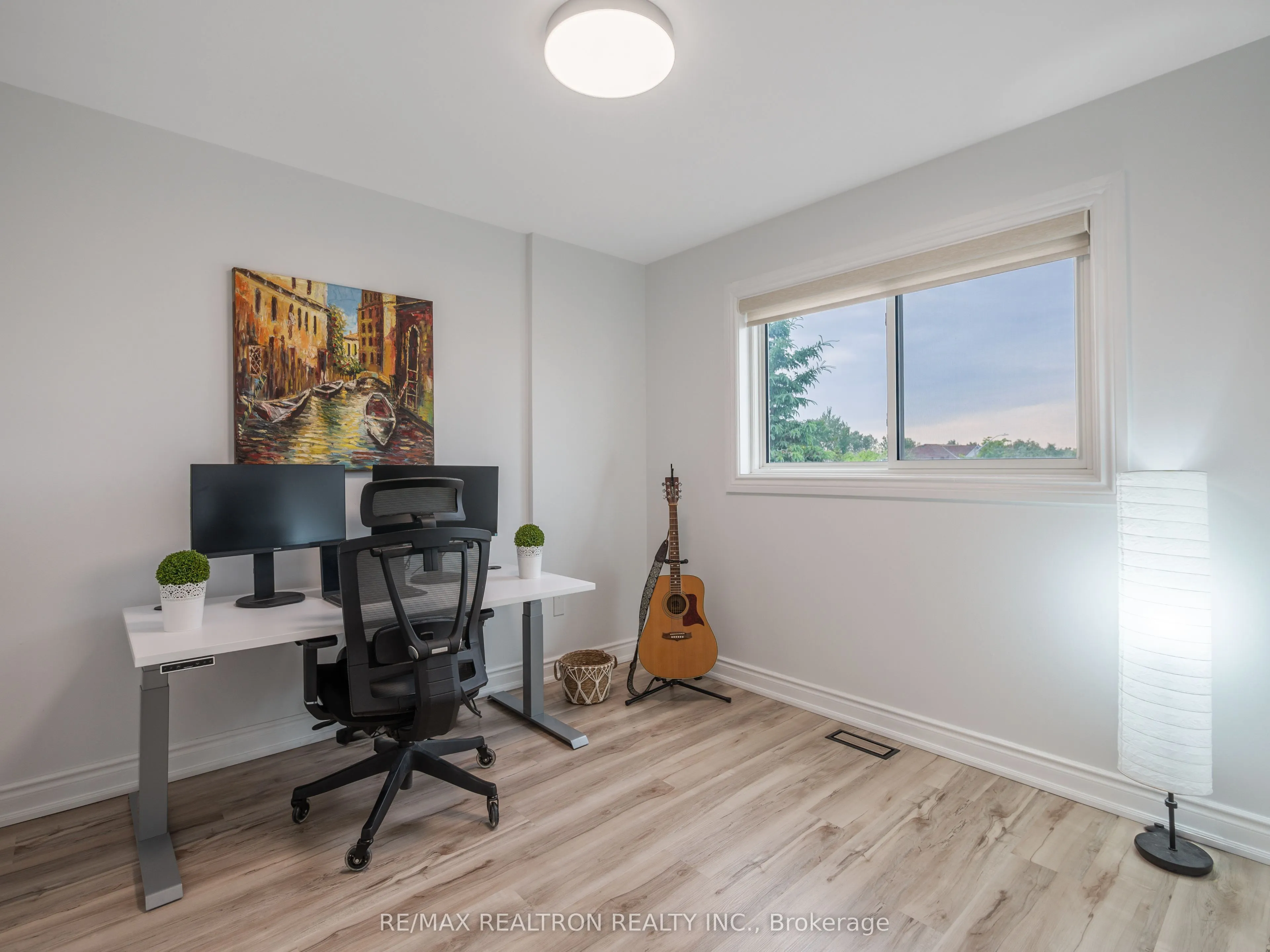136 Pickett Crescent