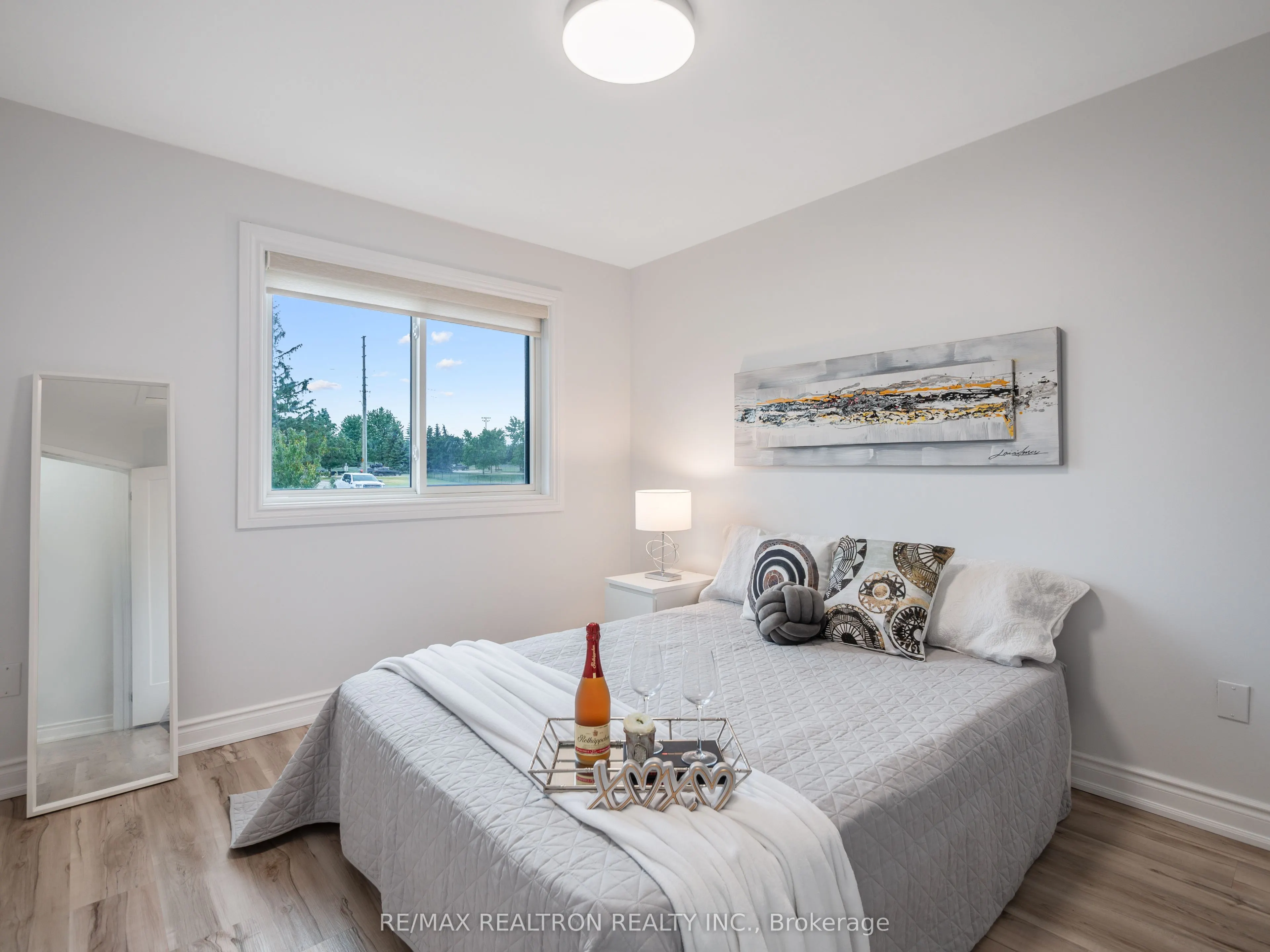 136 Pickett Crescent