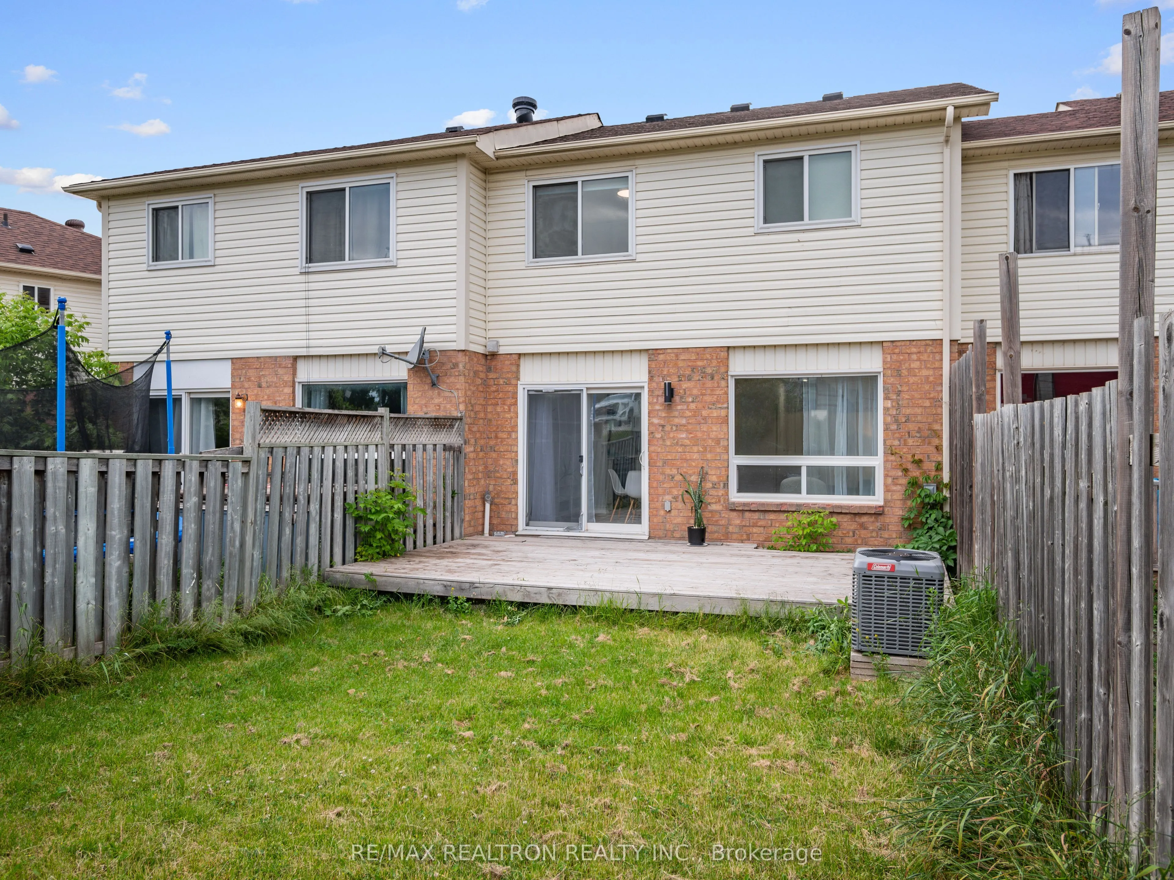 136 Pickett Crescent