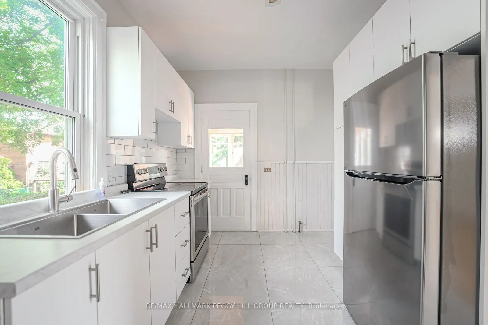 243 Dunlop Street E