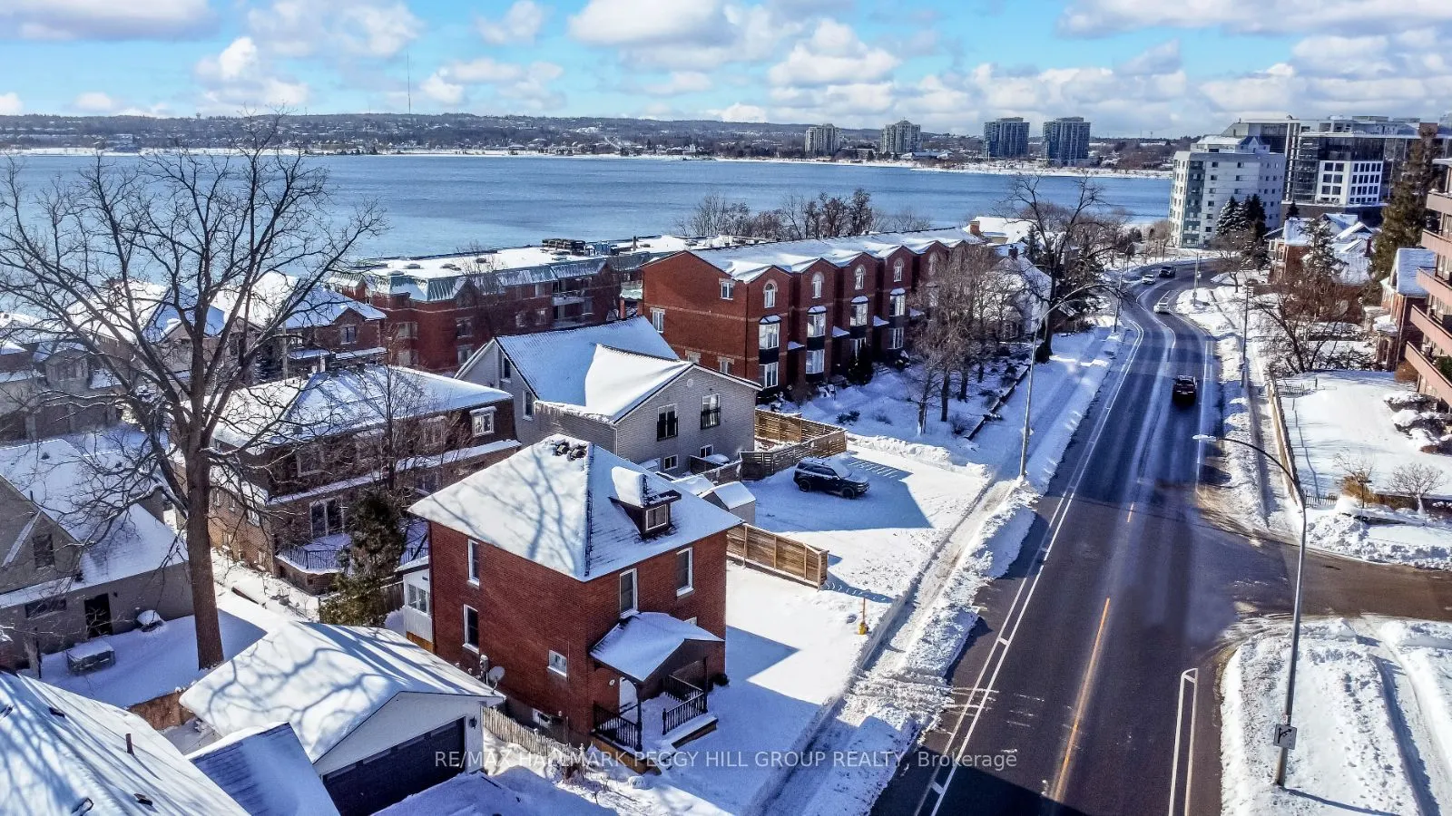 243 Dunlop Street E