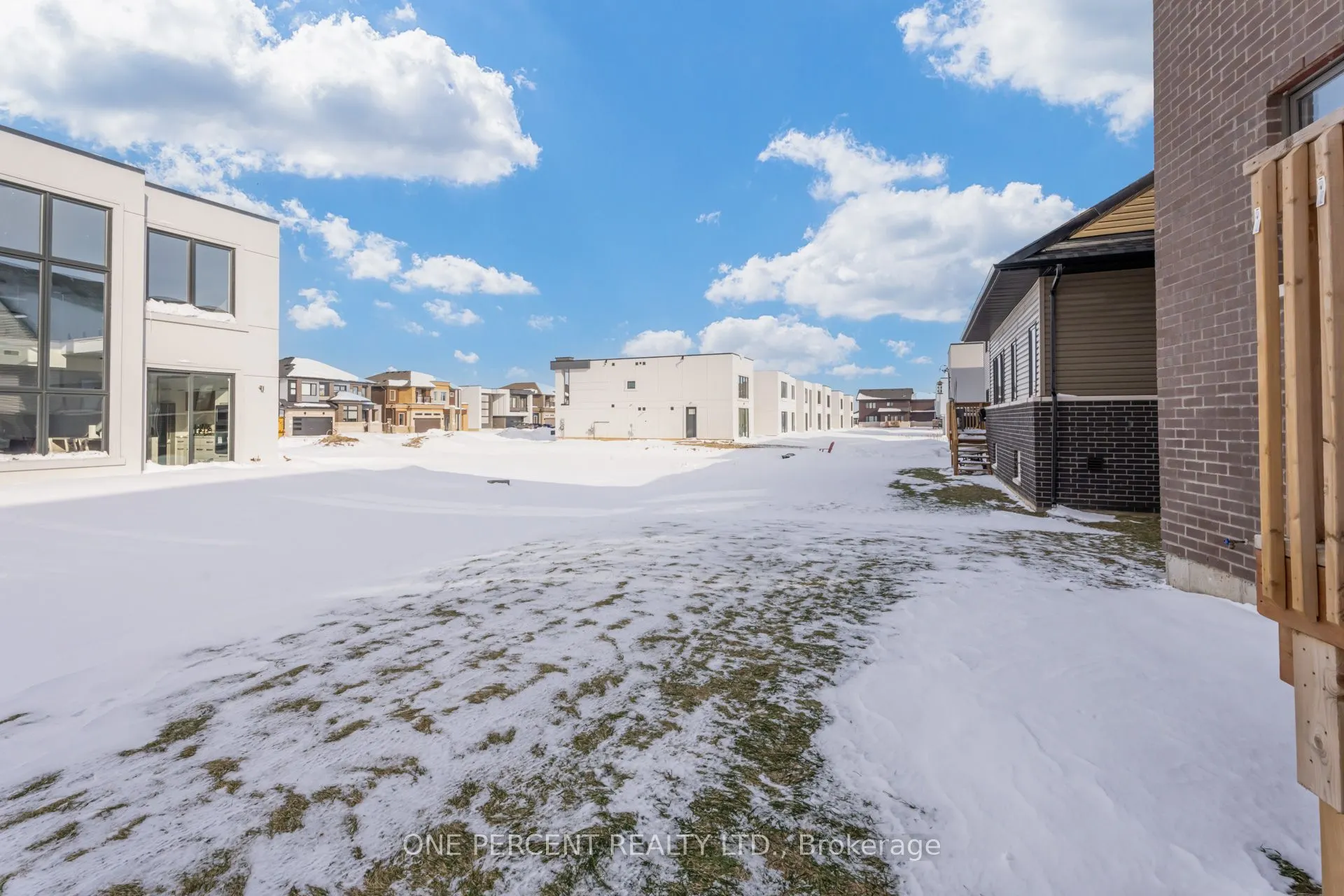 3769 Sunbank Crescent