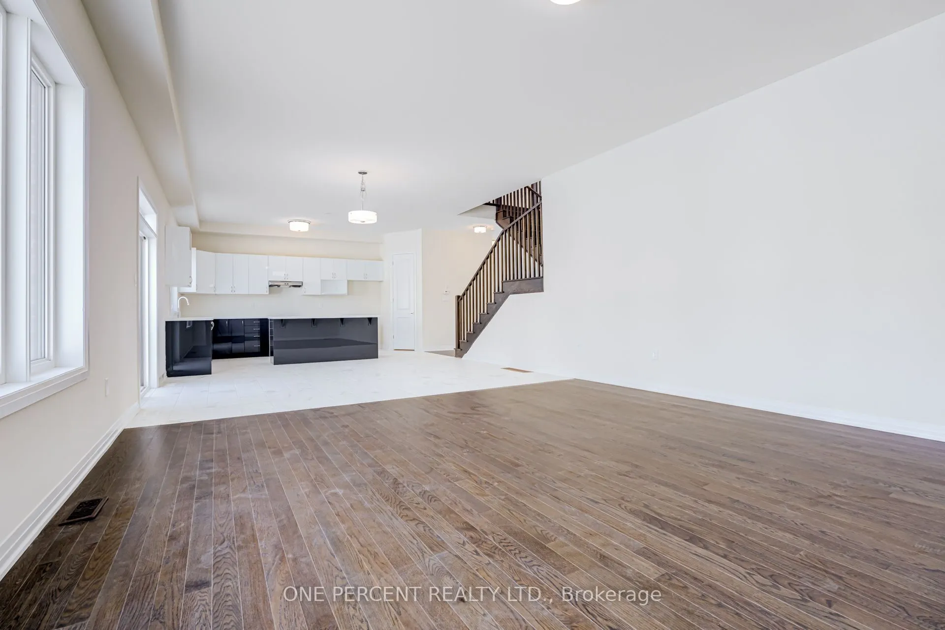 3769 Sunbank Crescent