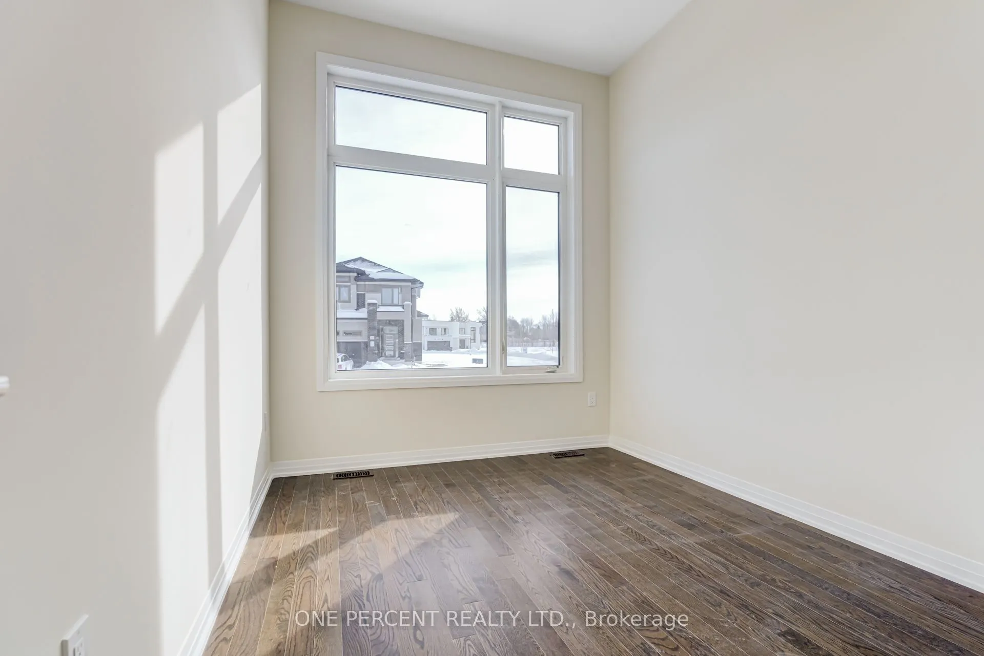 3769 Sunbank Crescent