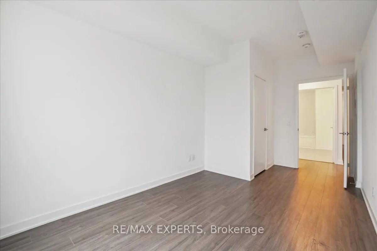 681 Yonge Street, #209