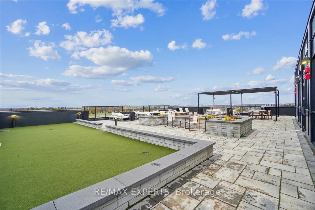 681 Yonge Street, #209