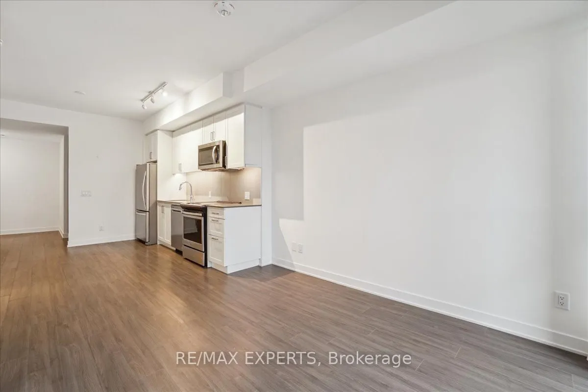 681 Yonge Street, #209