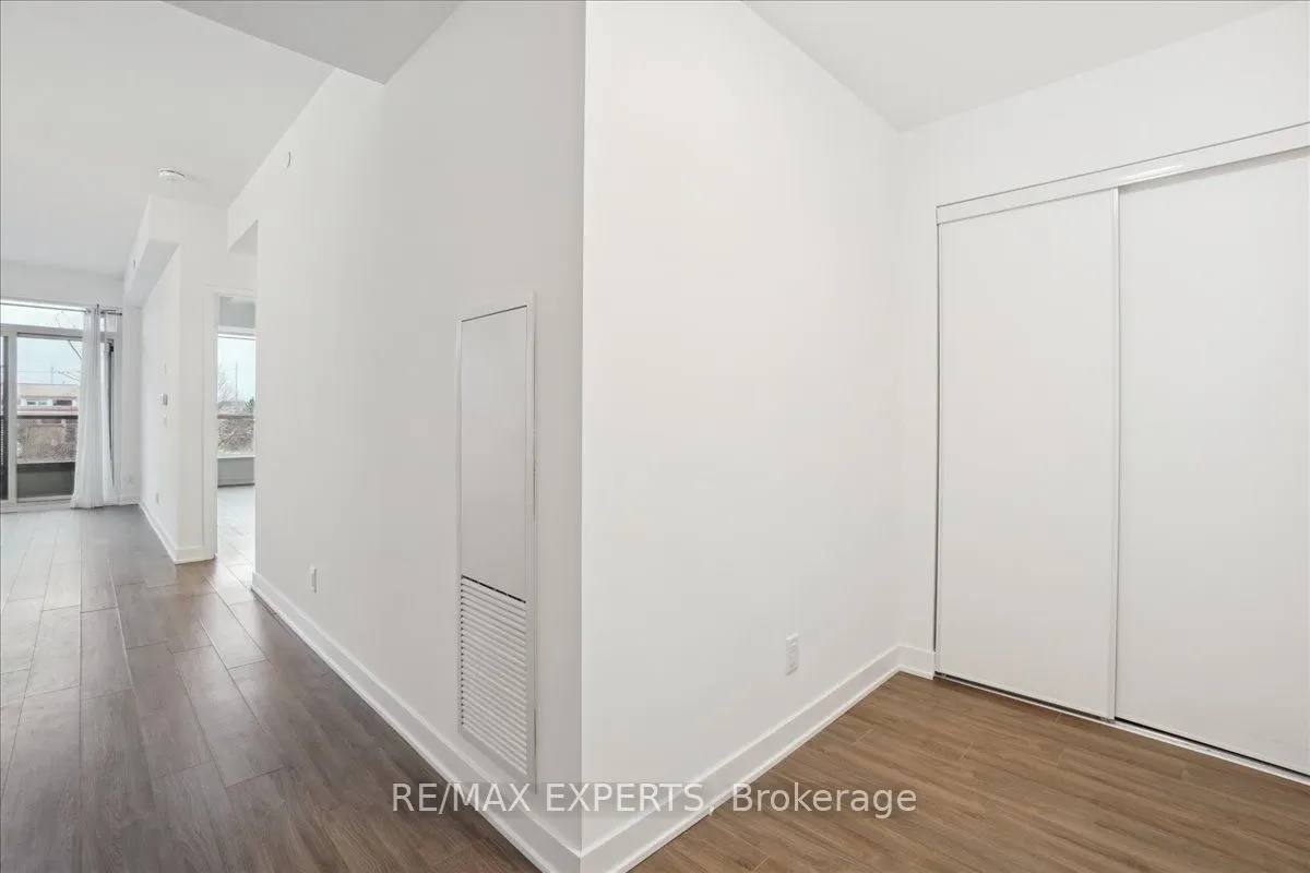 681 Yonge Street, #209