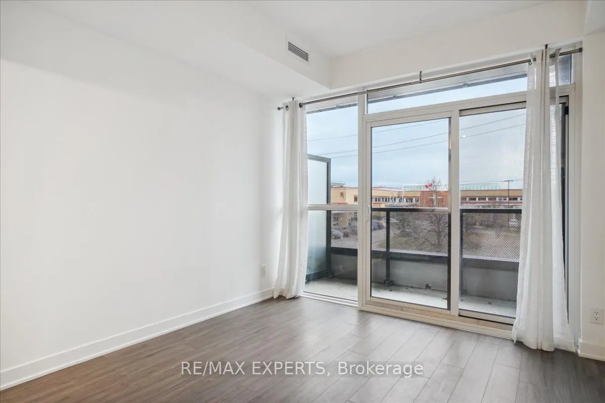 681 Yonge Street, #209