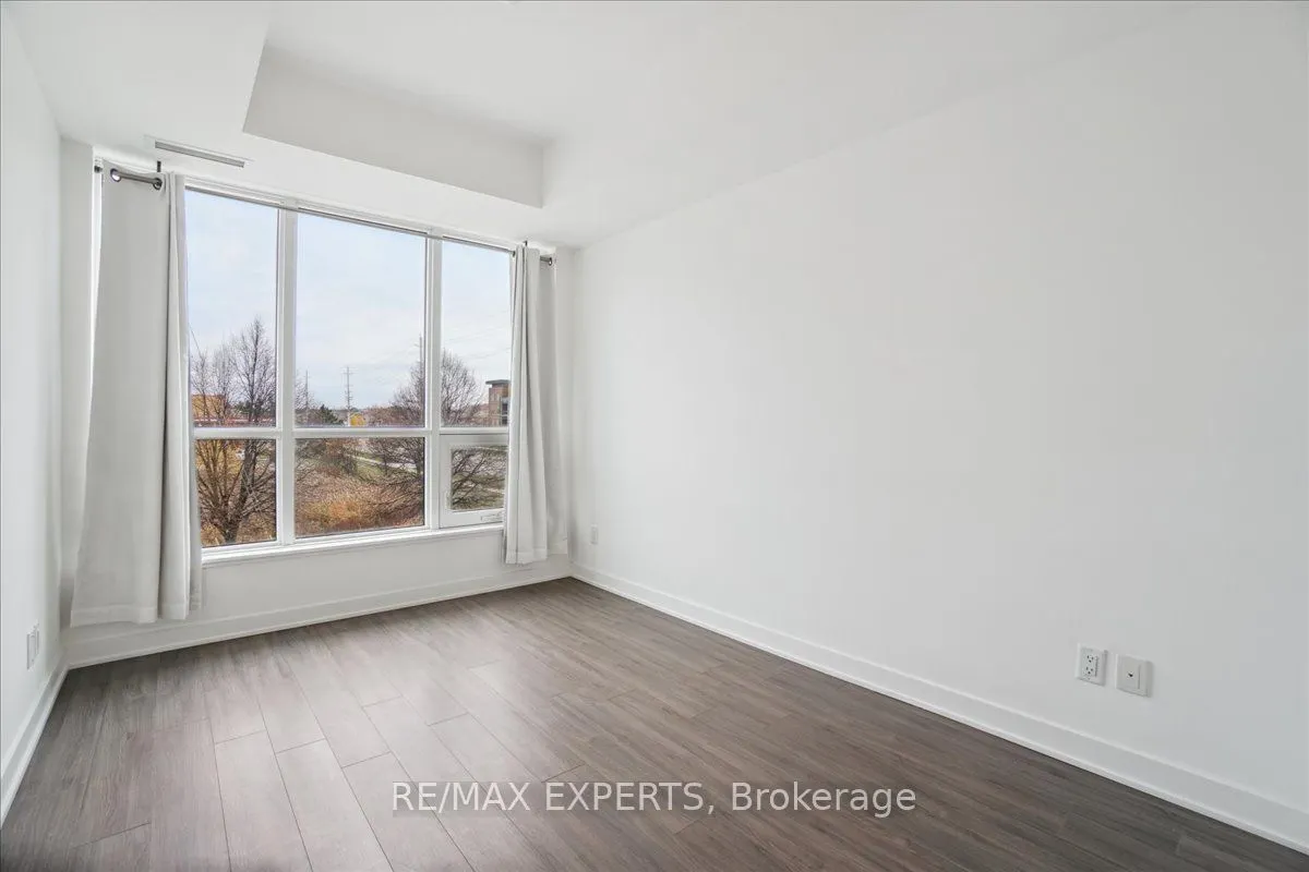 681 Yonge Street, #209