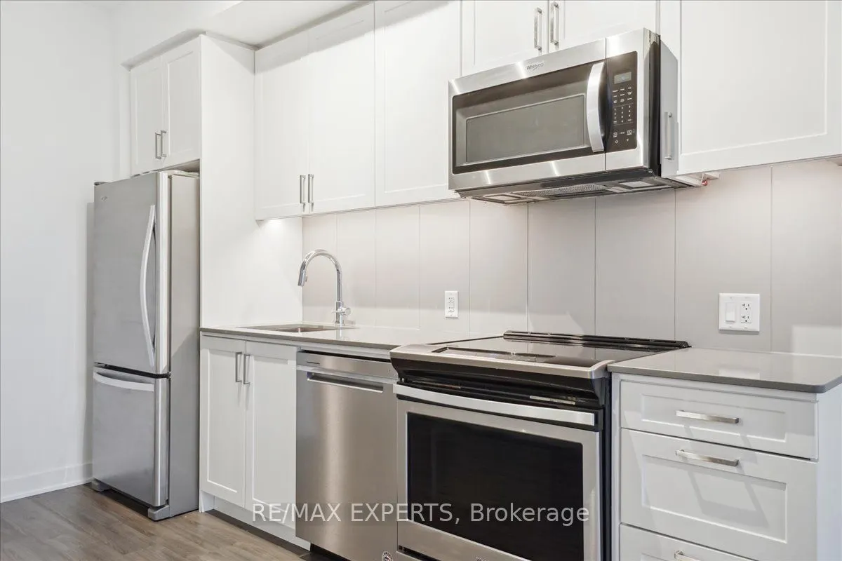 681 Yonge Street, #209