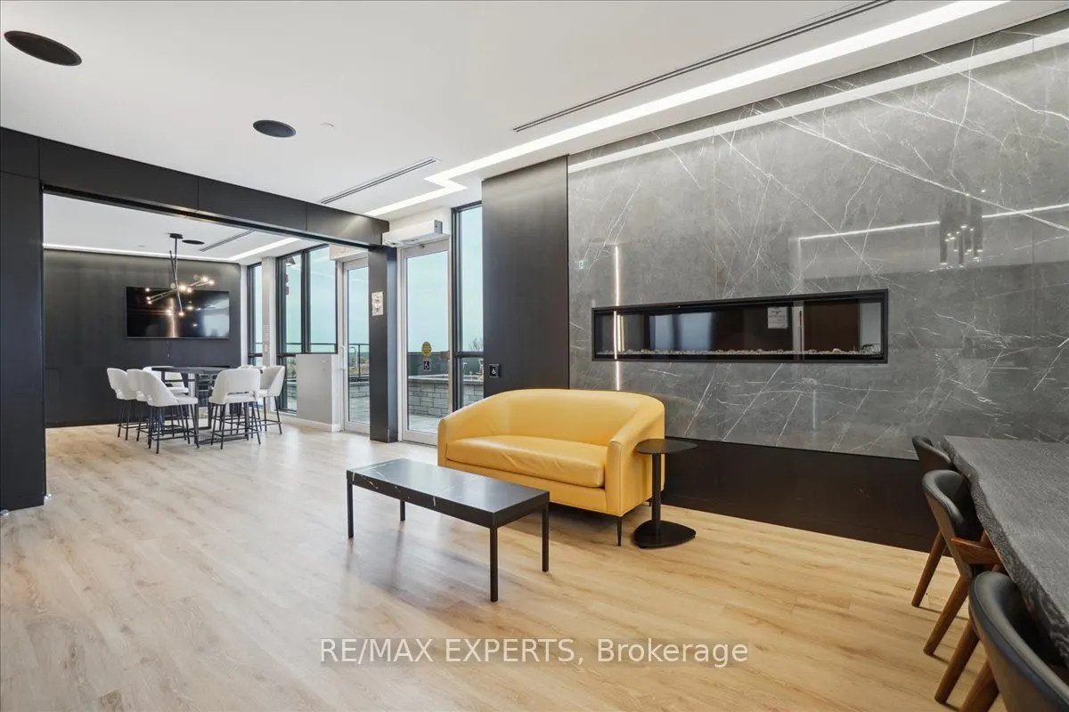 681 Yonge Street, #209