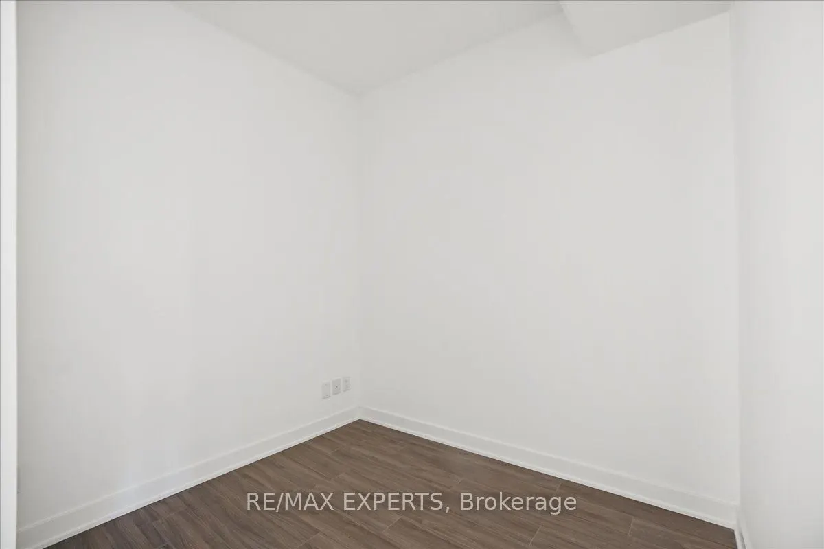 681 Yonge Street, #209