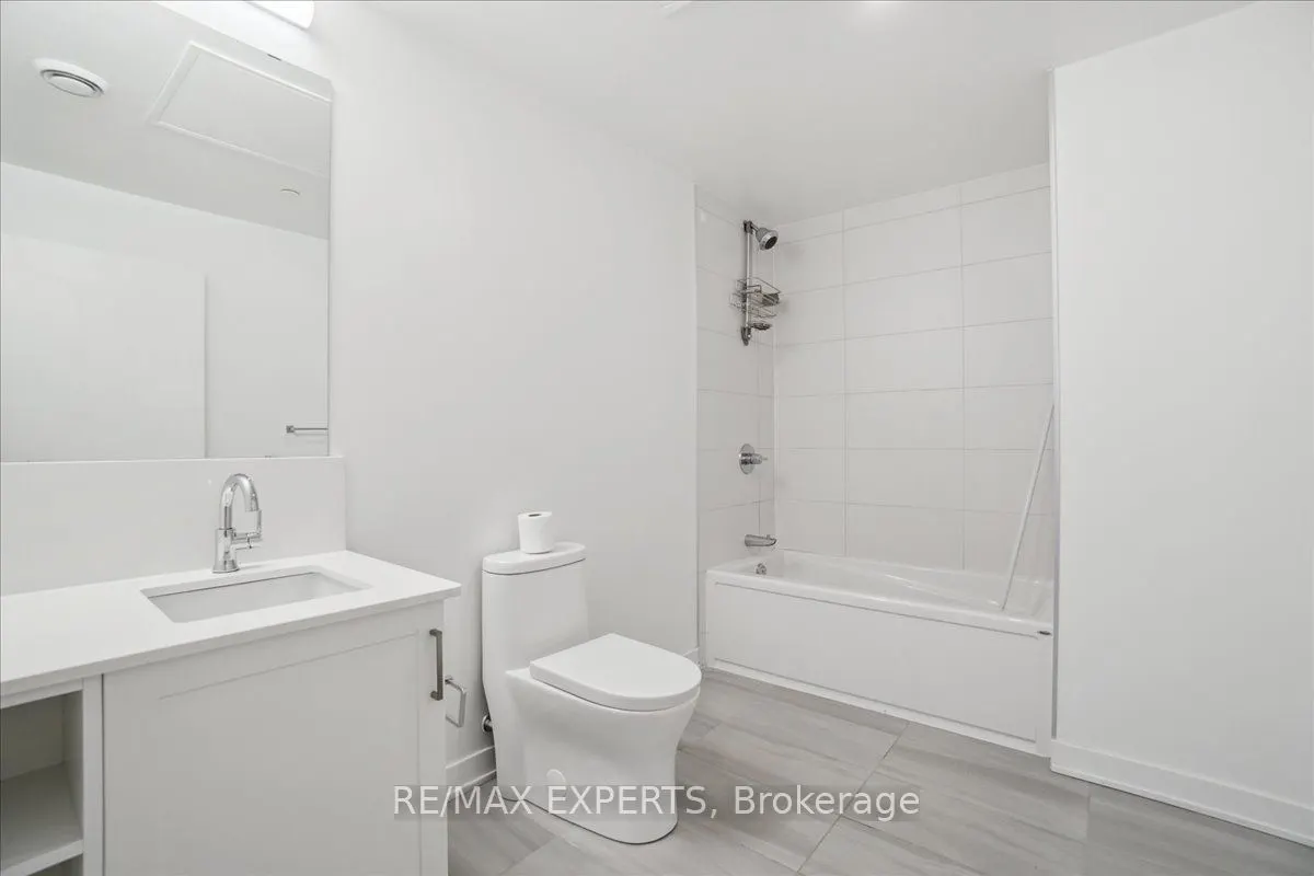 681 Yonge Street, #209