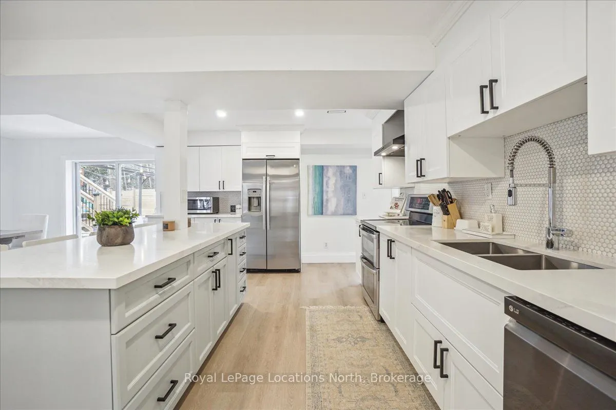 64 48th Street N