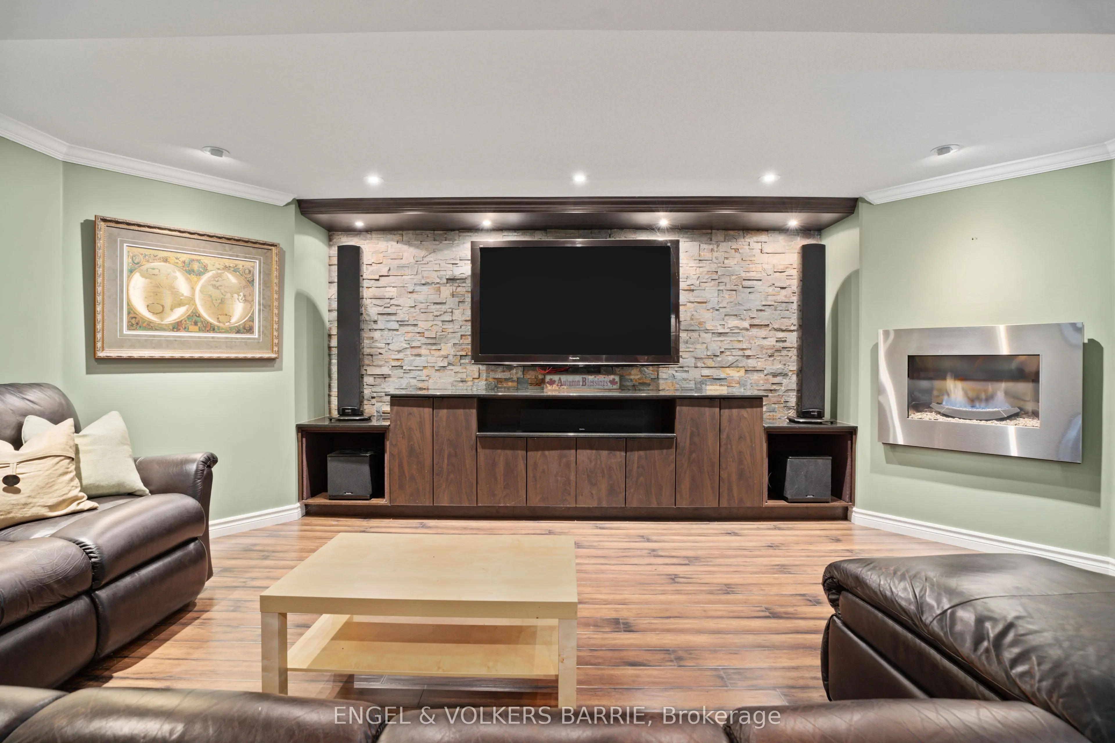 19 Grand Forest Drive
