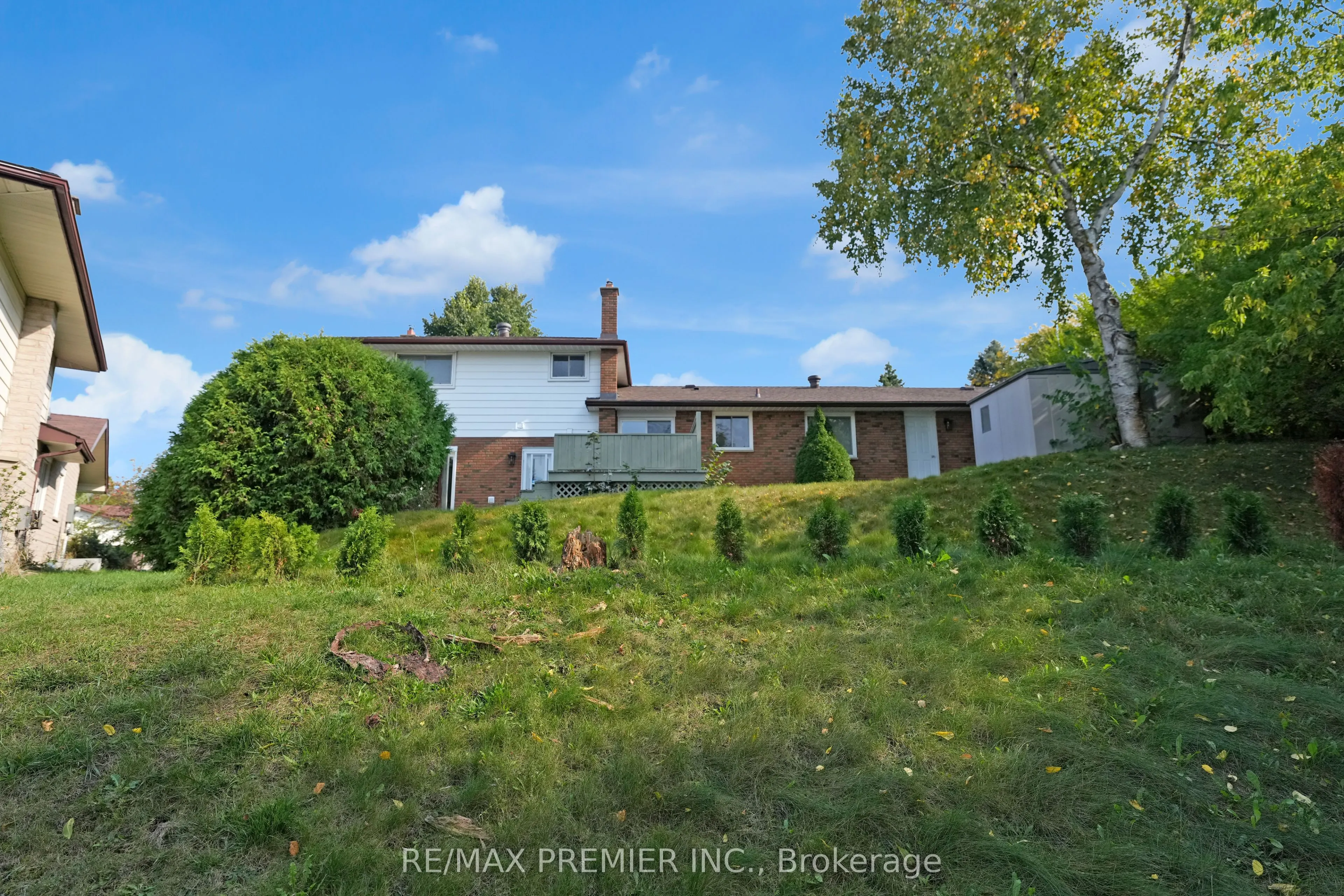8 Peacock Lane
