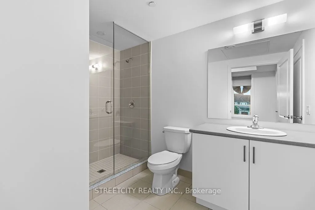 5 Spooner Crescent #215