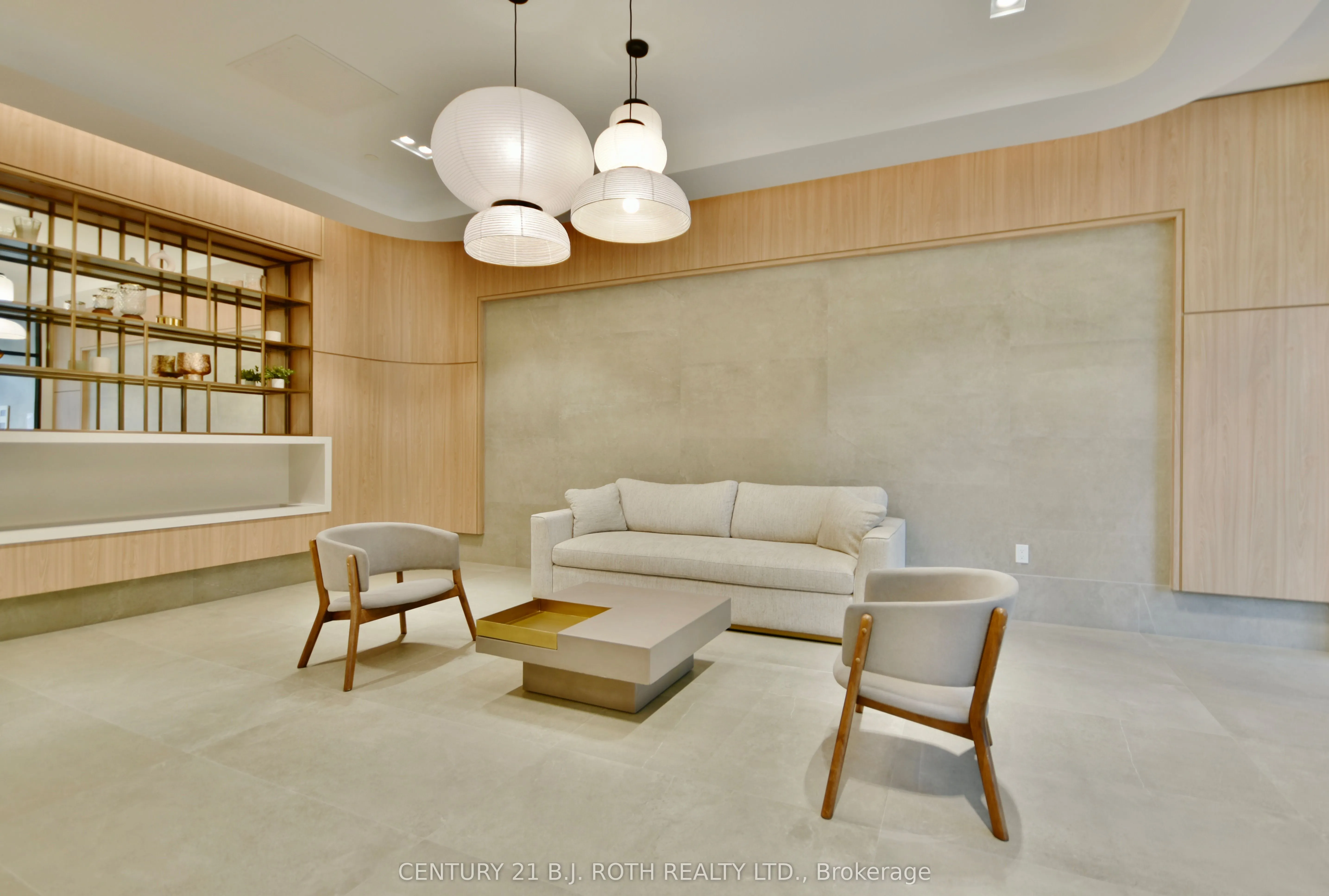 185 DUNLOP Street E #702