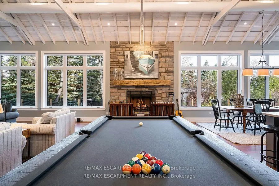 4 Buckingham Boulevard