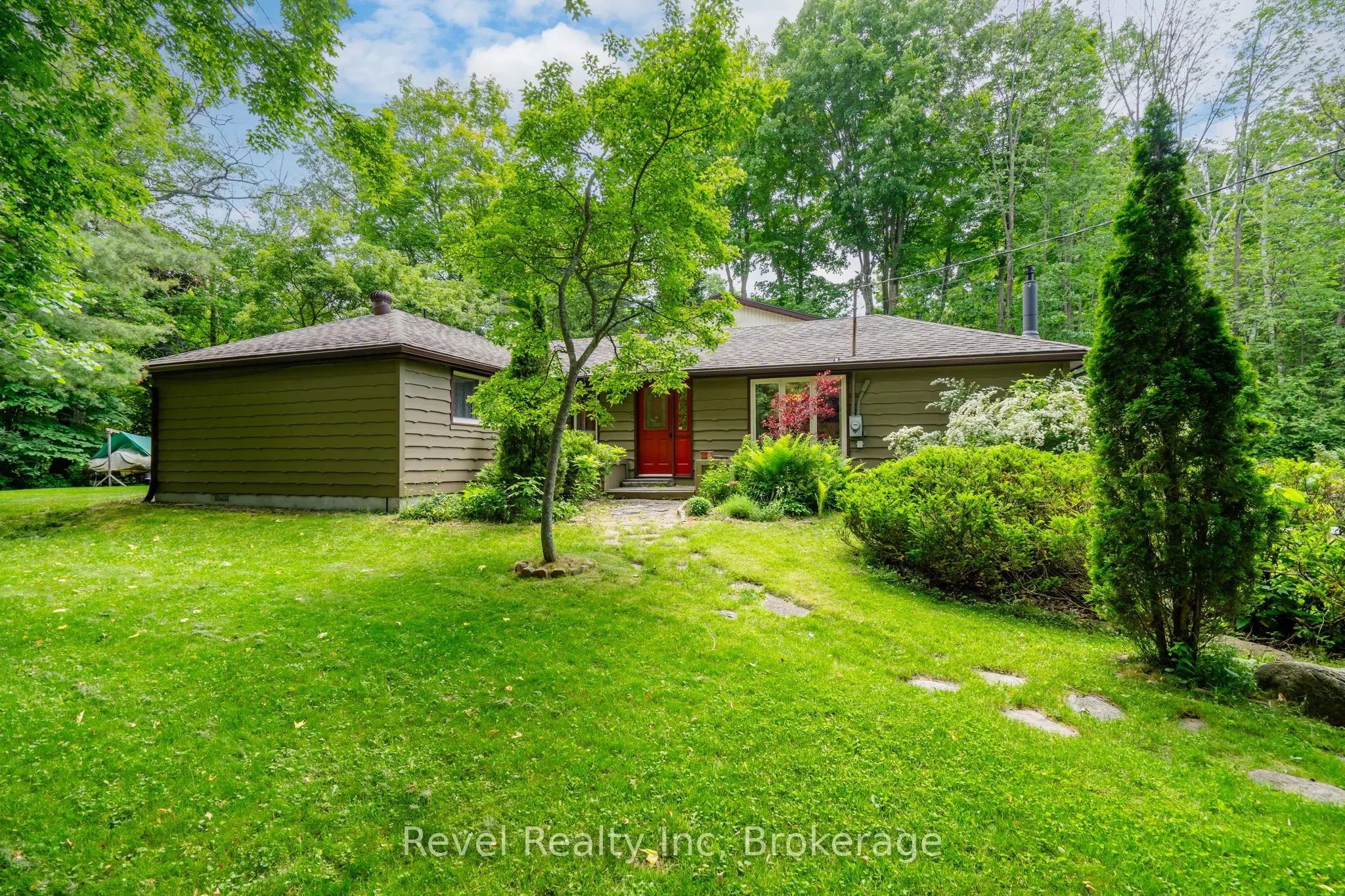 2148 CHAMPLAIN Road