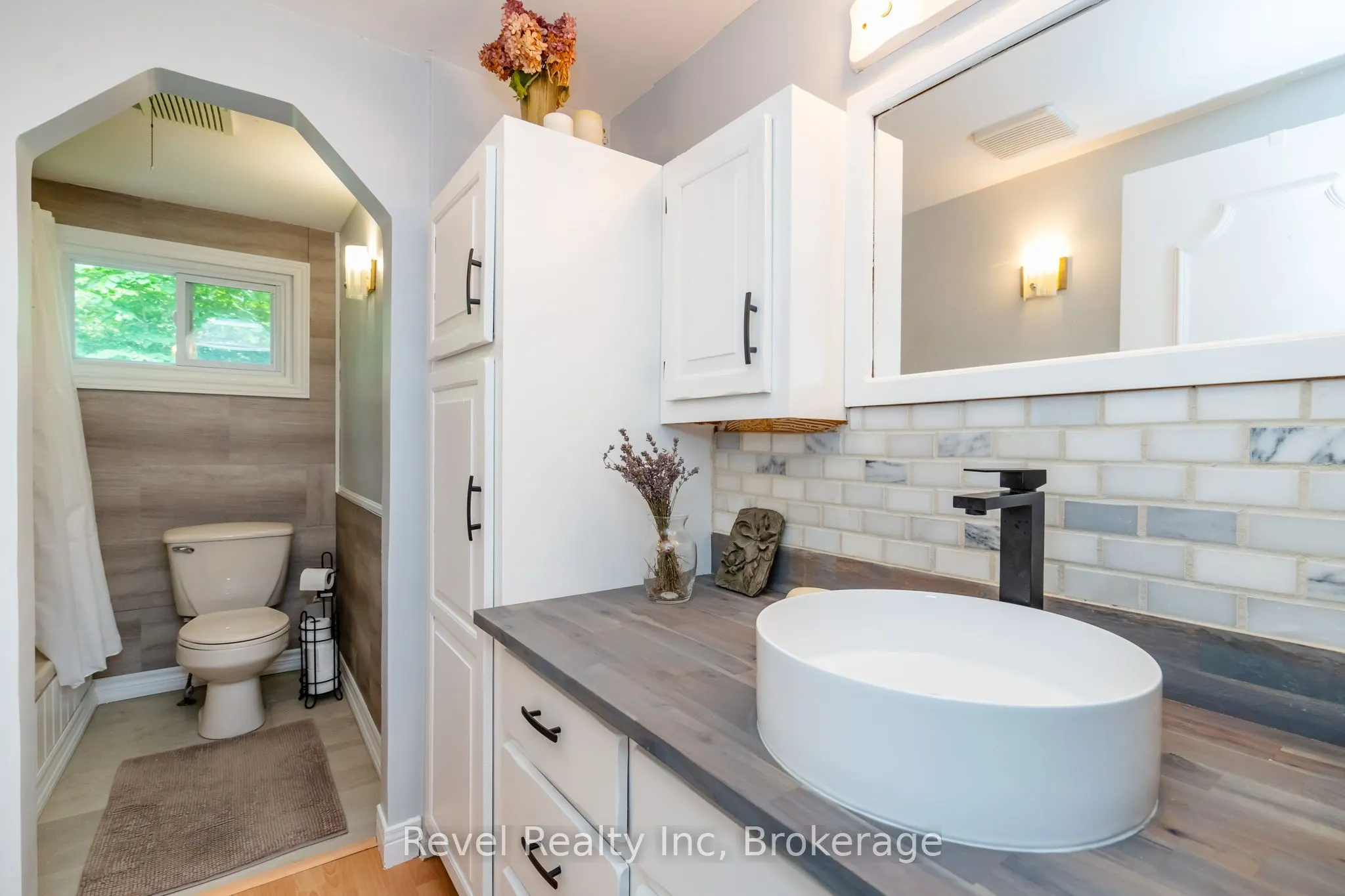 2148 CHAMPLAIN Road
