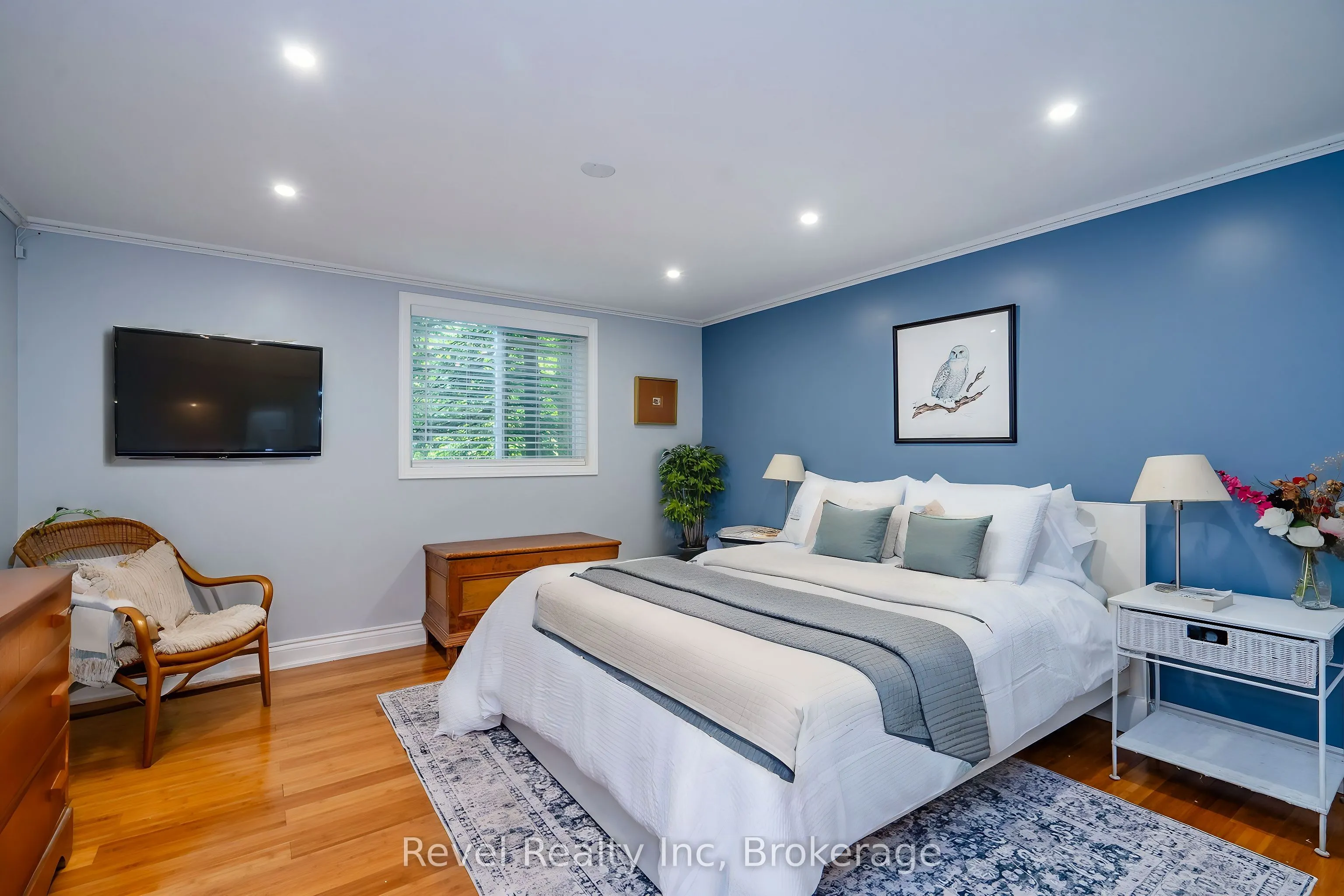 2148 CHAMPLAIN Road