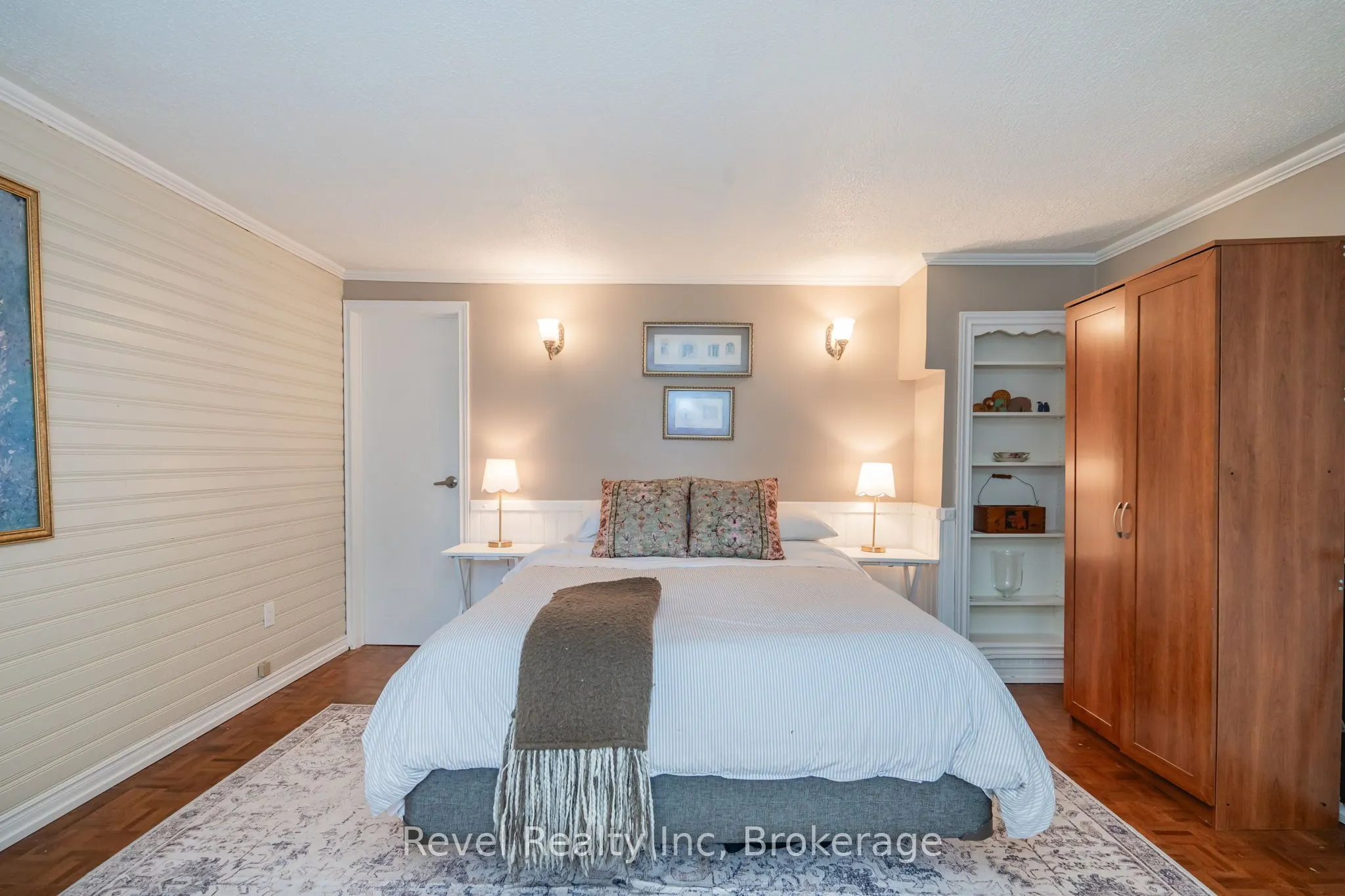 2148 CHAMPLAIN Road