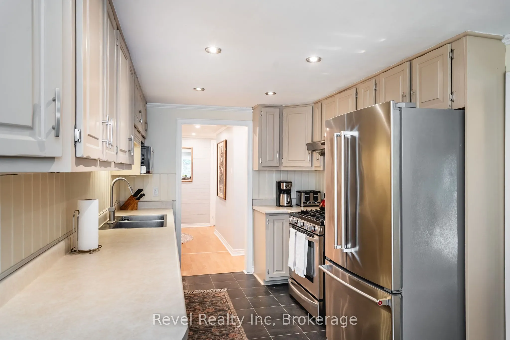 2148 CHAMPLAIN Road
