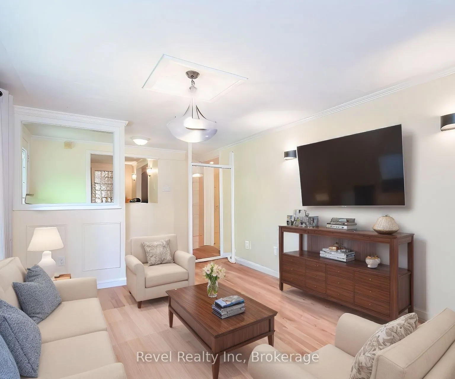 2148 CHAMPLAIN Road