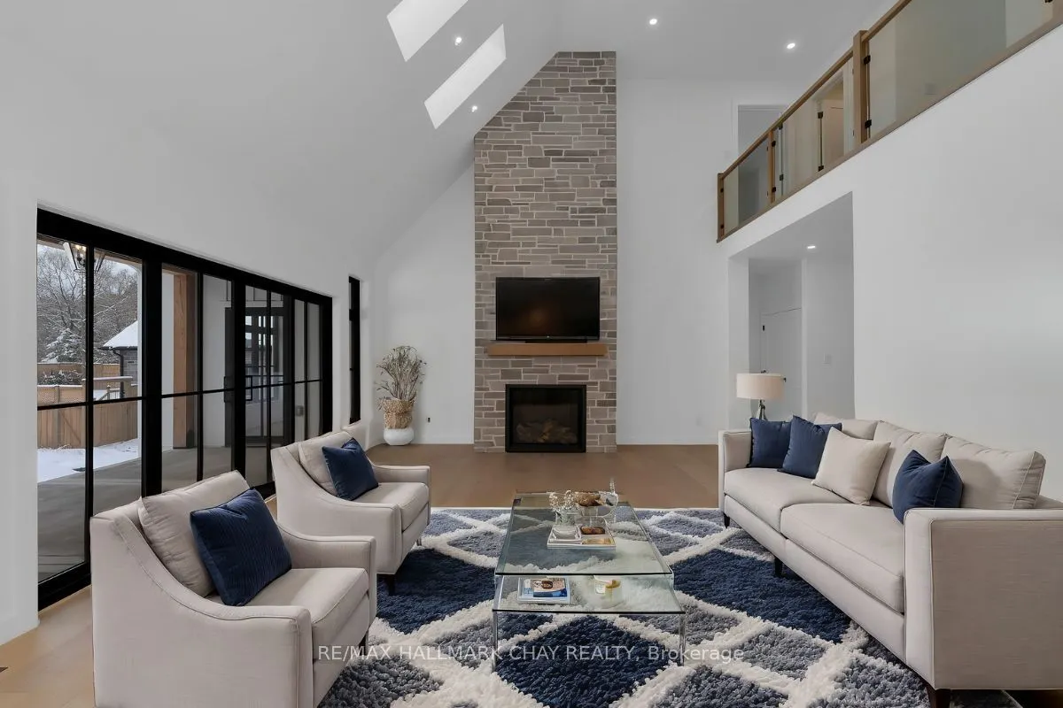 25 Heatherwood Drive