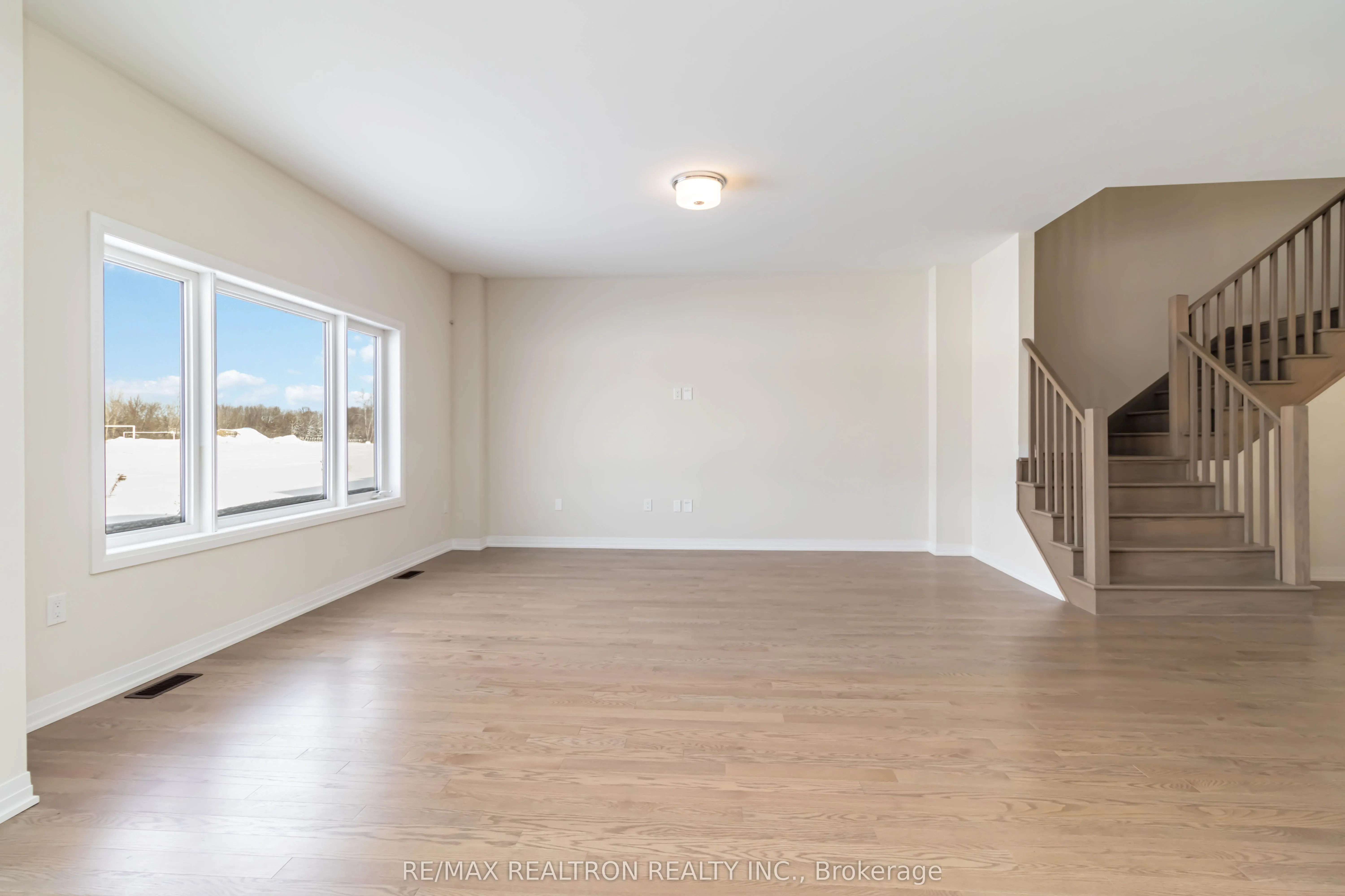 3715 Quayside Drive