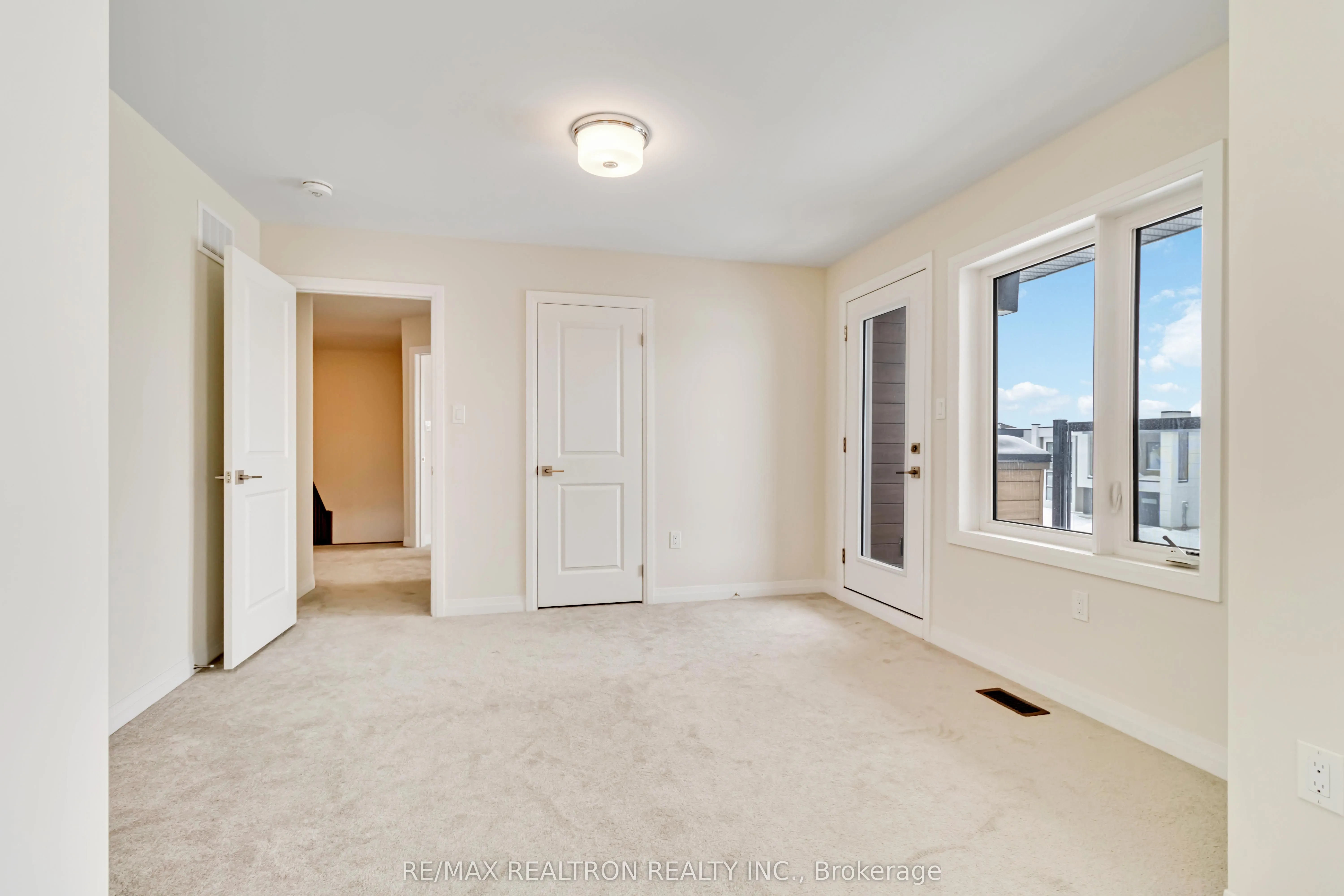 3715 Quayside Drive