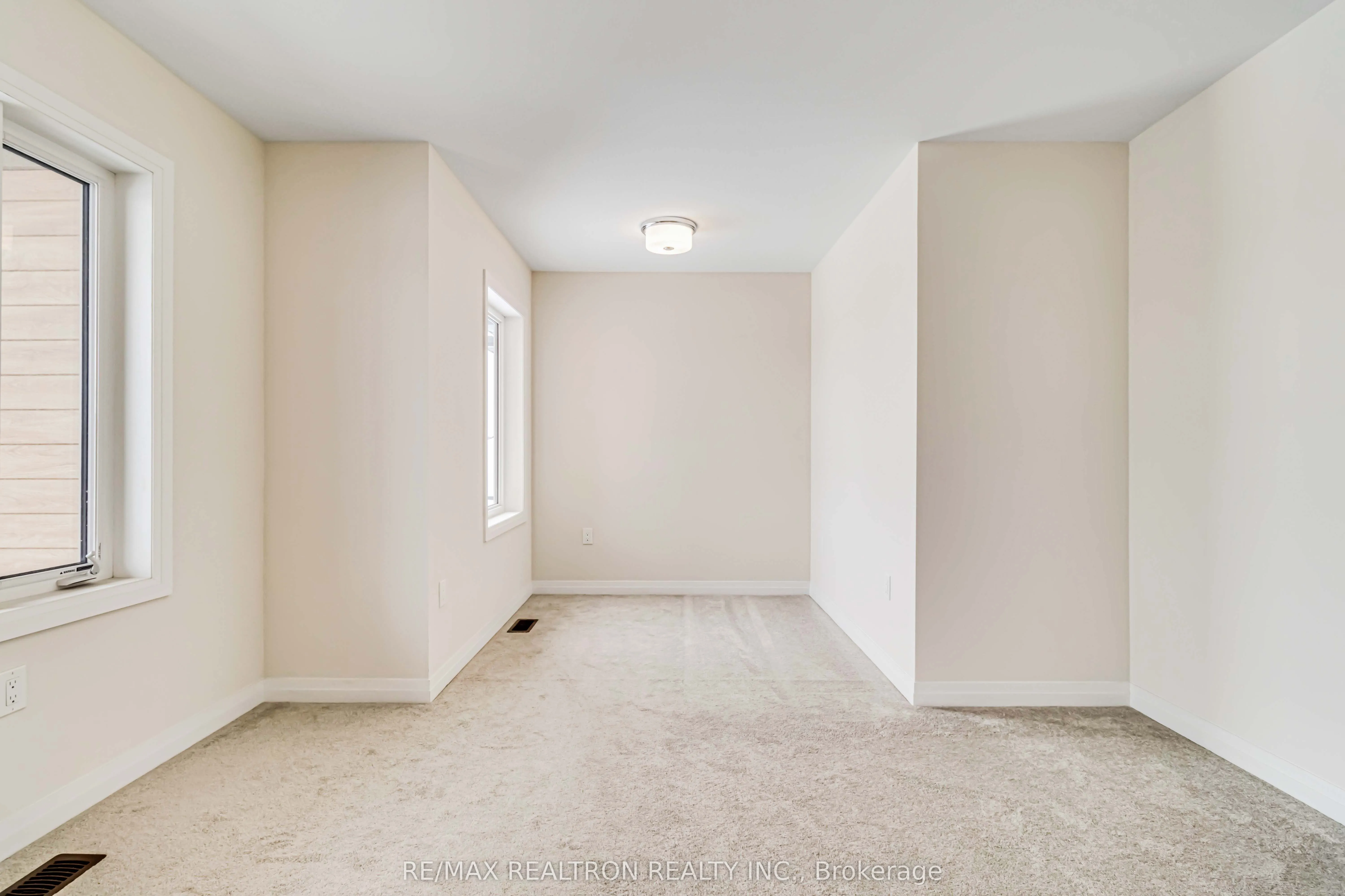 3715 Quayside Drive