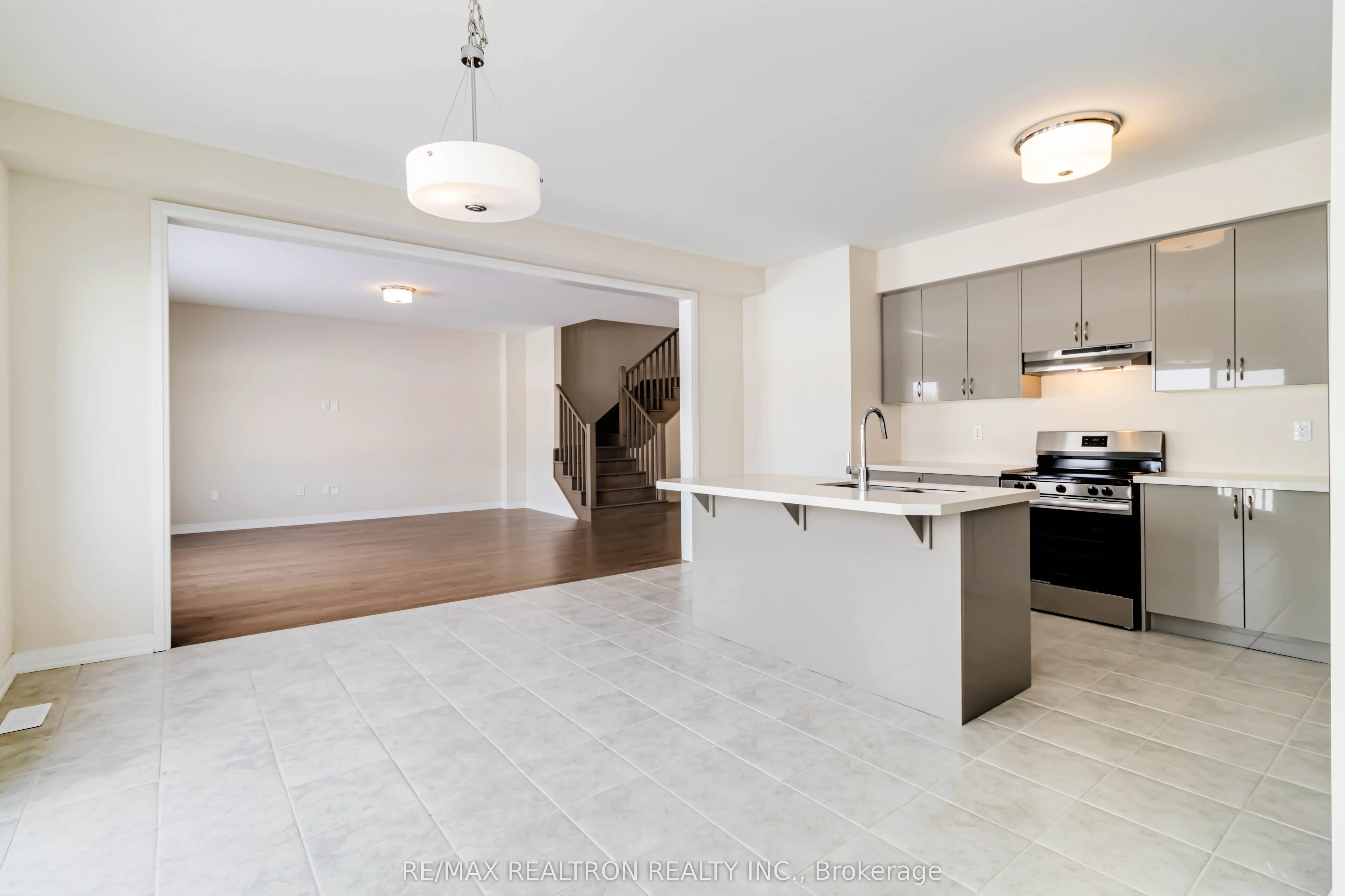 3715 Quayside Drive