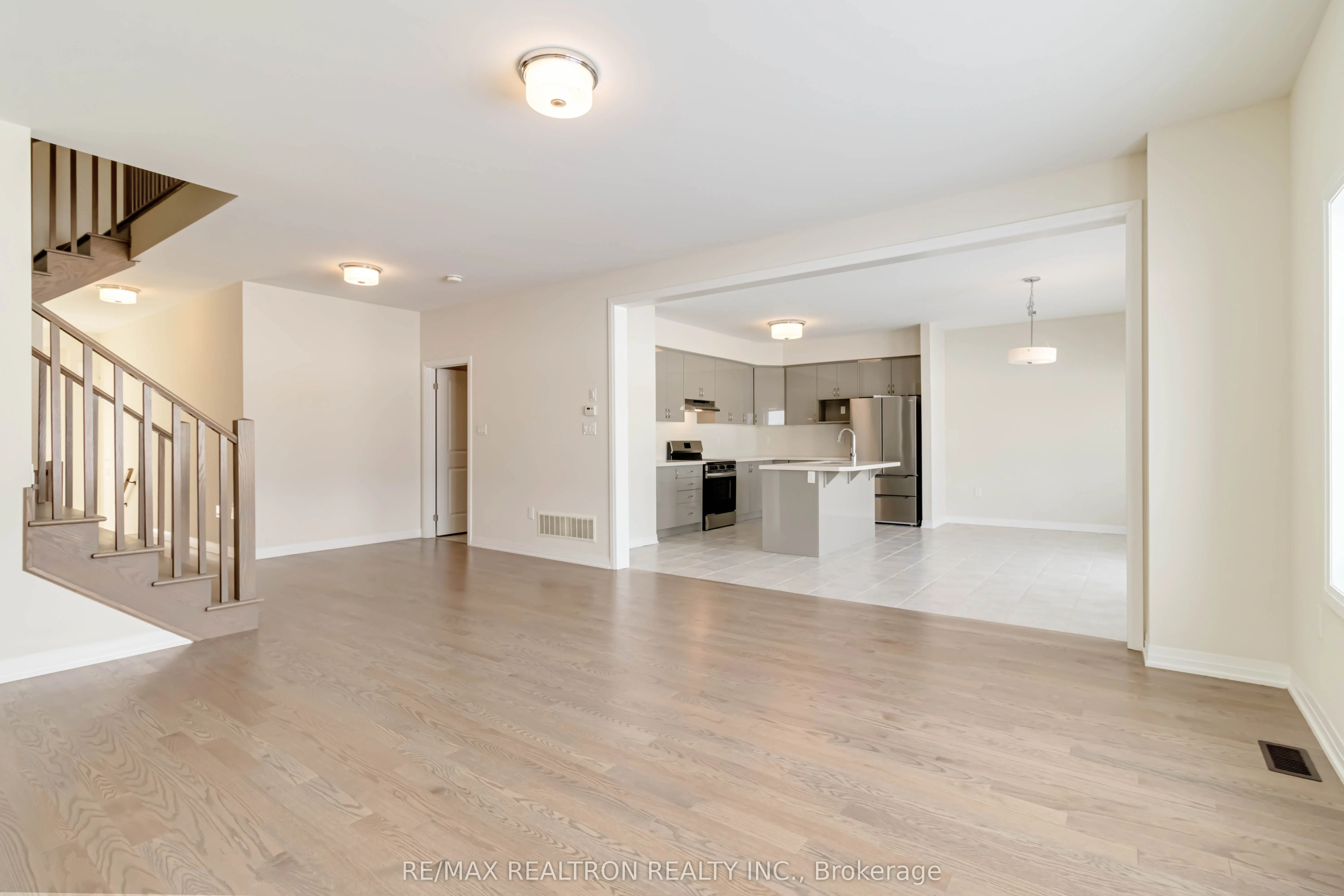 3715 Quayside Drive