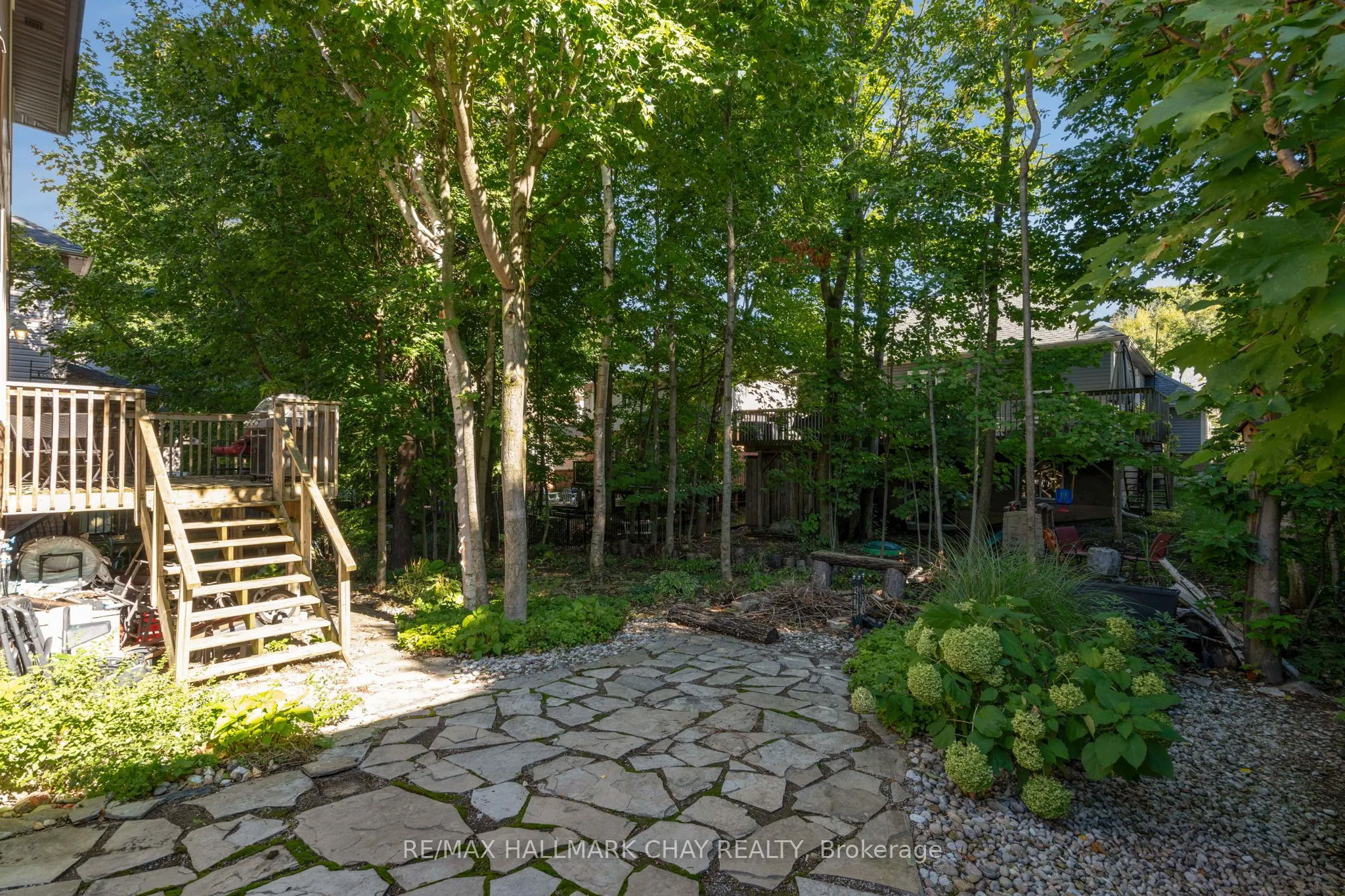 11 OAKMONT Avenue
