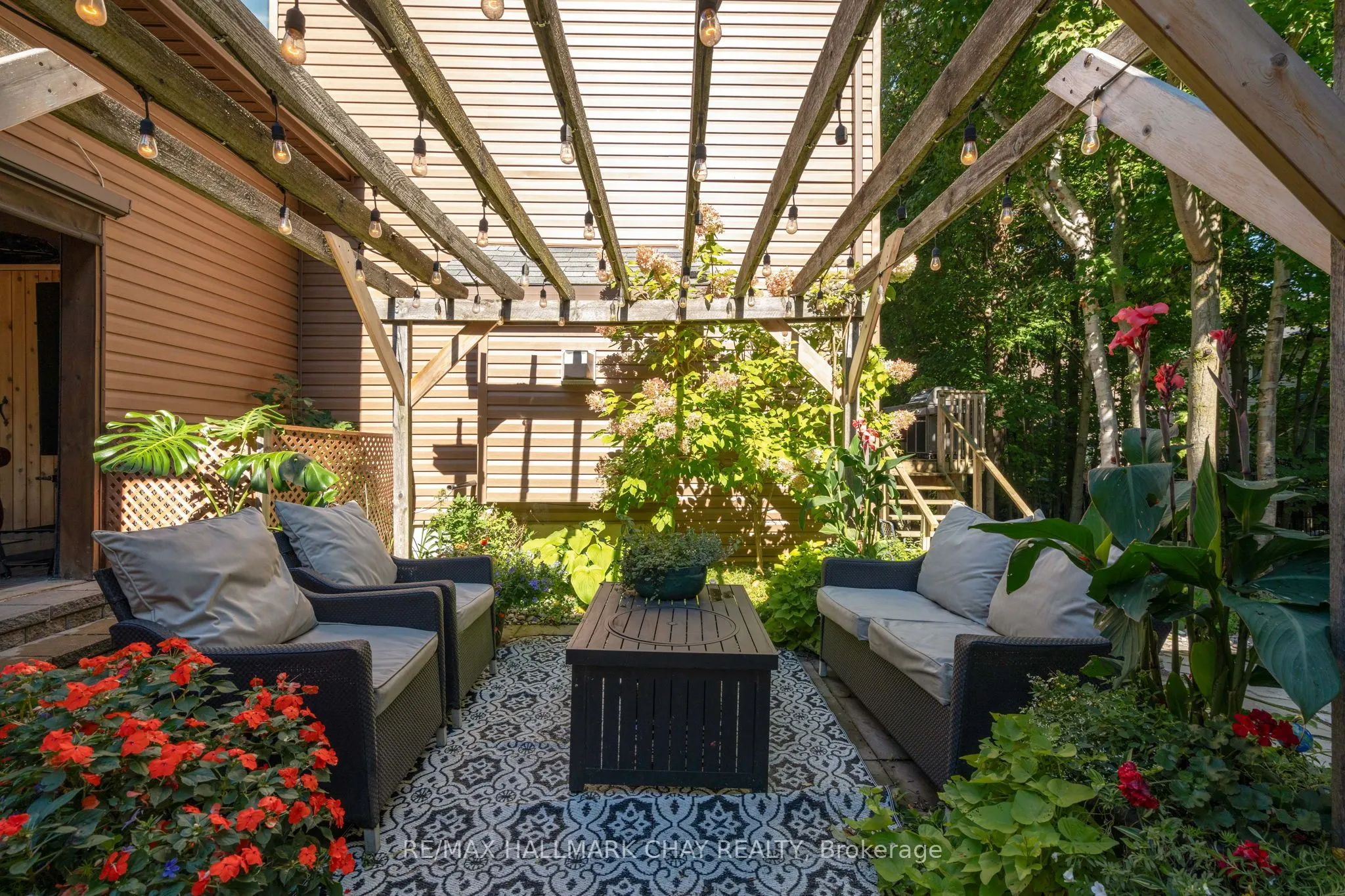 11 OAKMONT Avenue