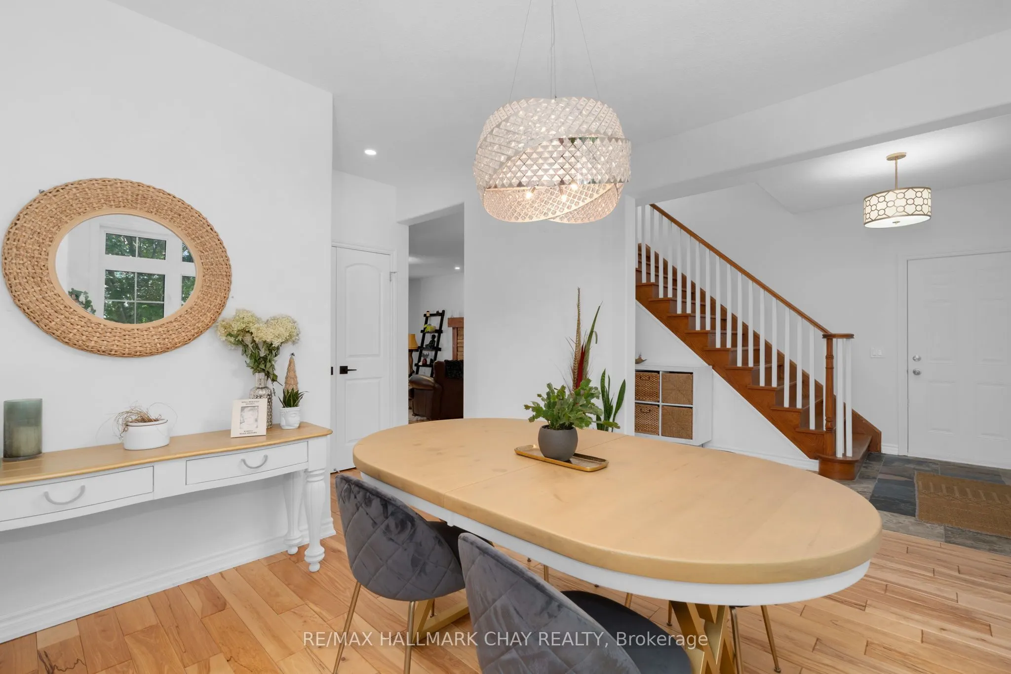 11 OAKMONT Avenue