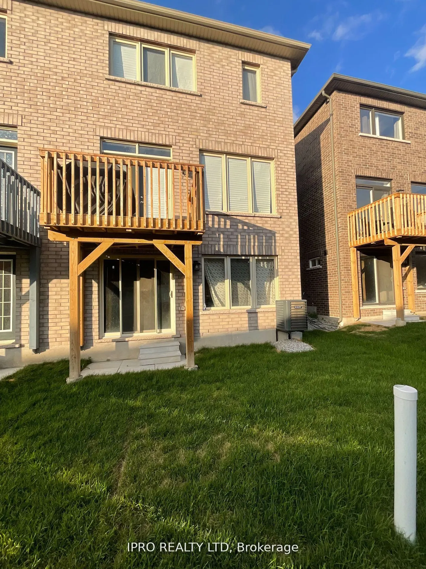 30 Periwinkle Road W