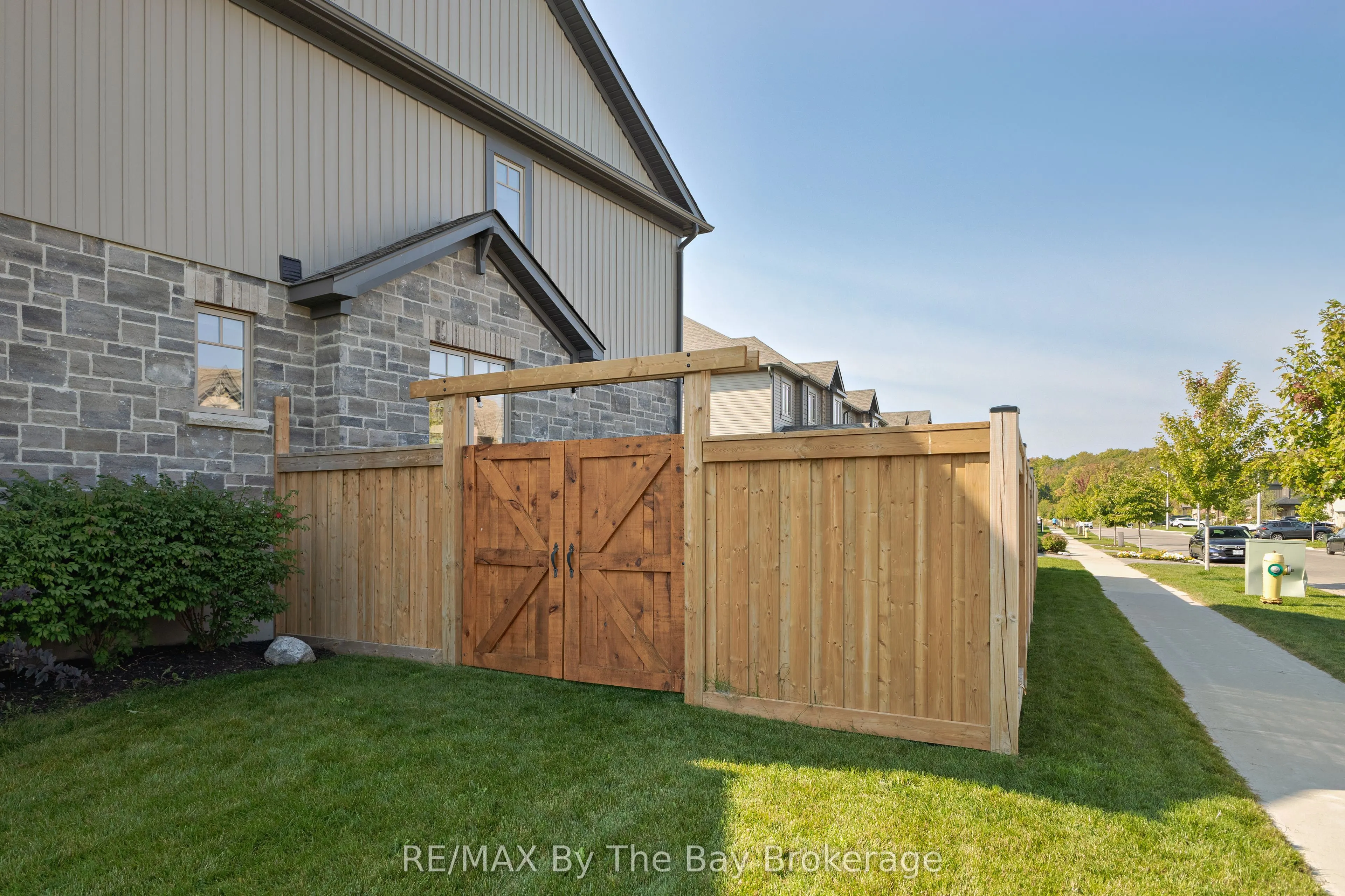 15 FOLEY Crescent