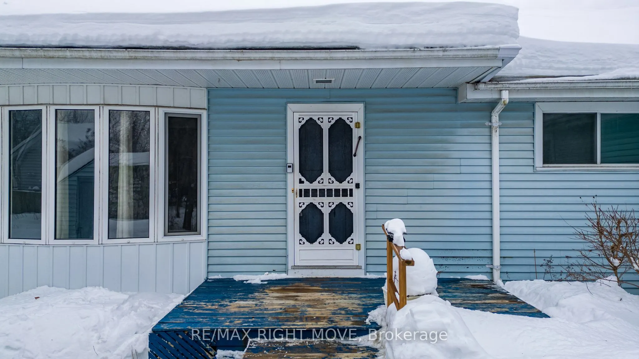 386 Peter Street N