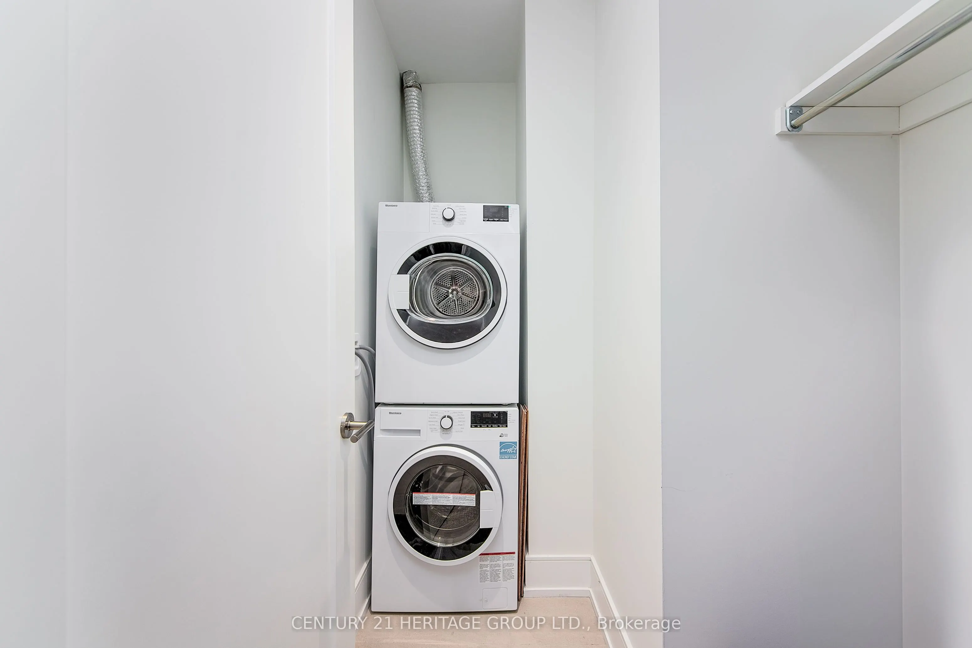 185 Dunlop Street E #922