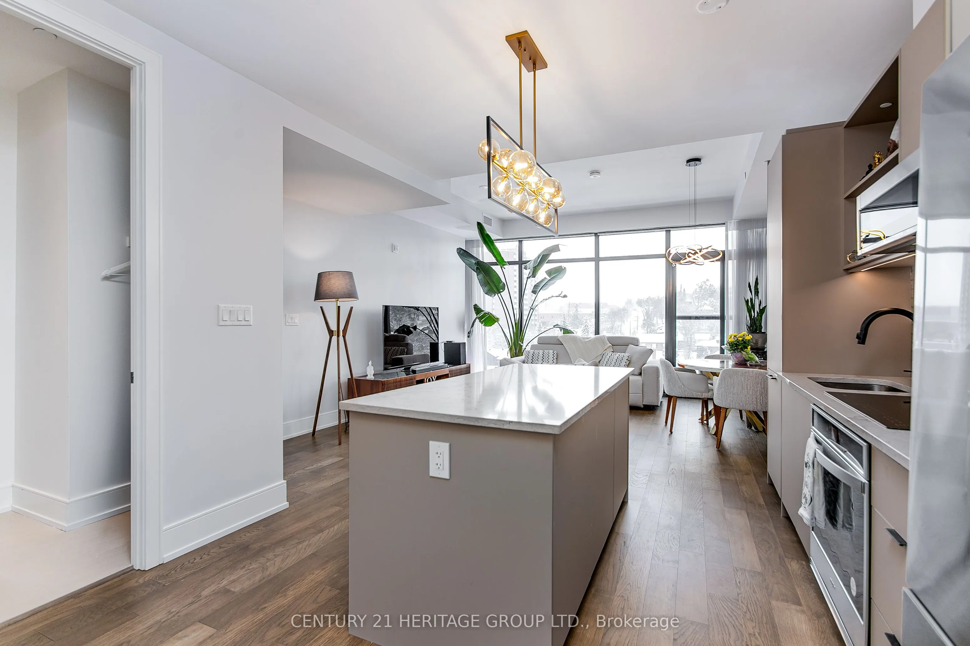 185 Dunlop Street E #922