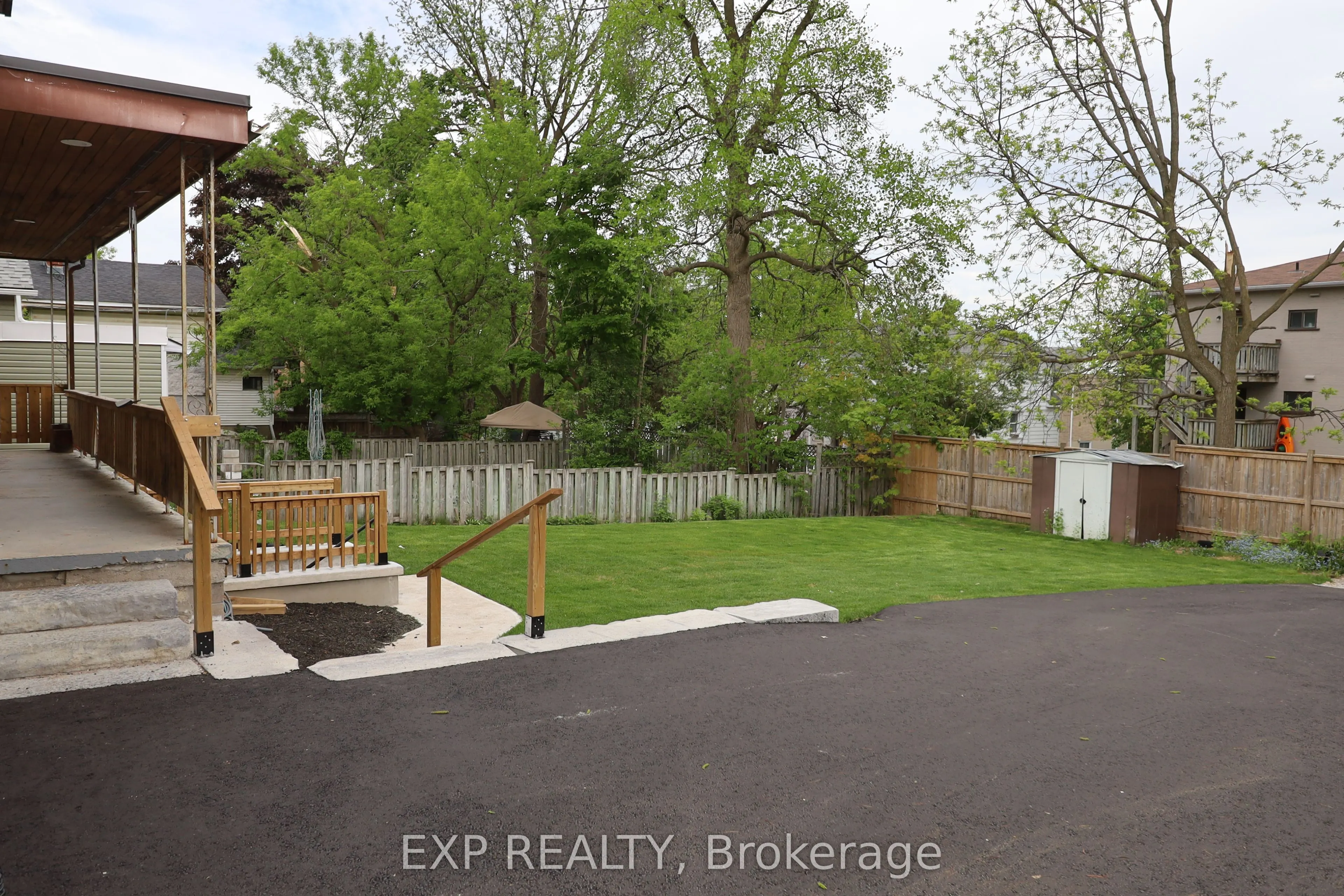 47 Grove Street E