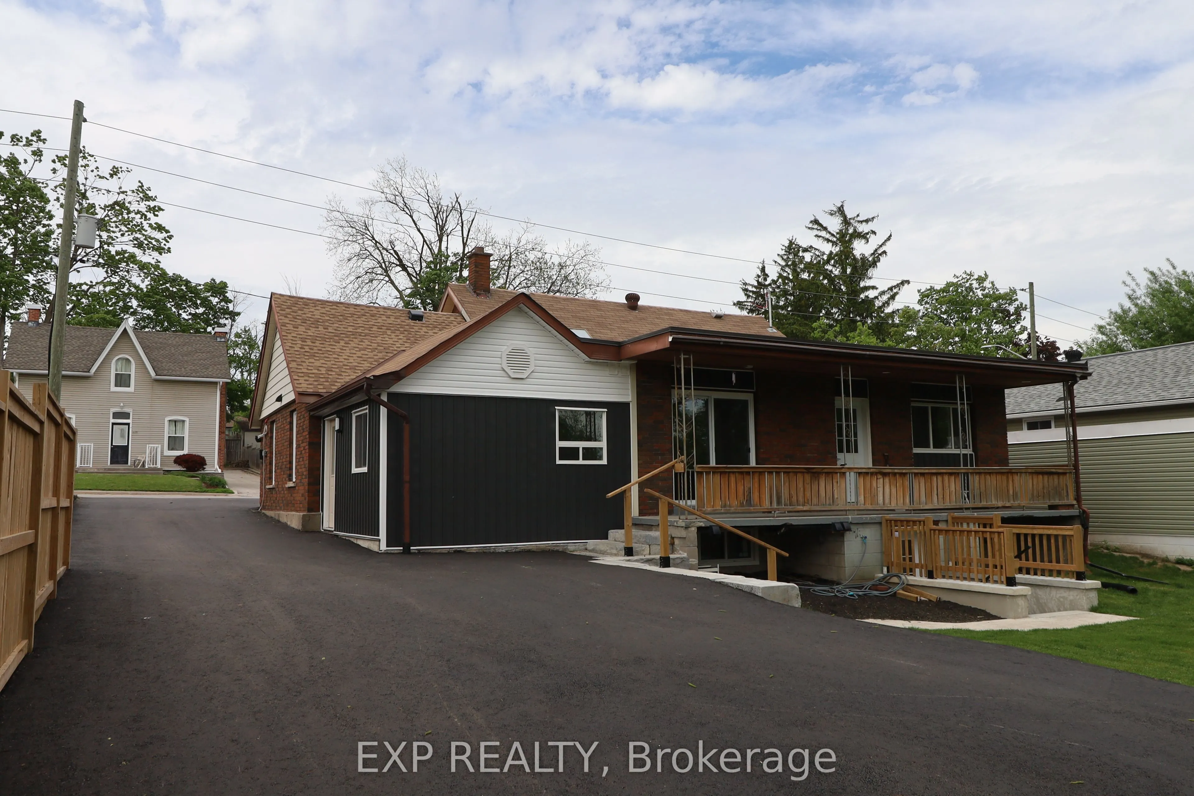 47 Grove Street E