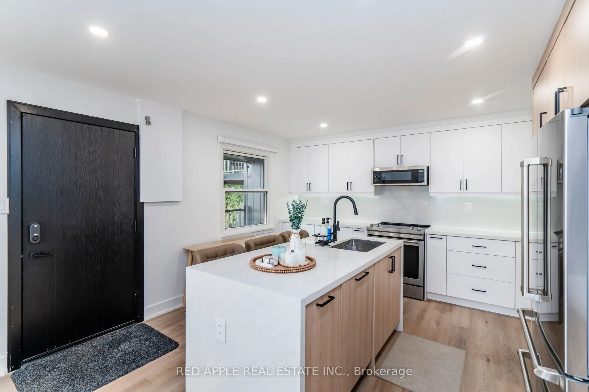 205 Hoyt Avenue