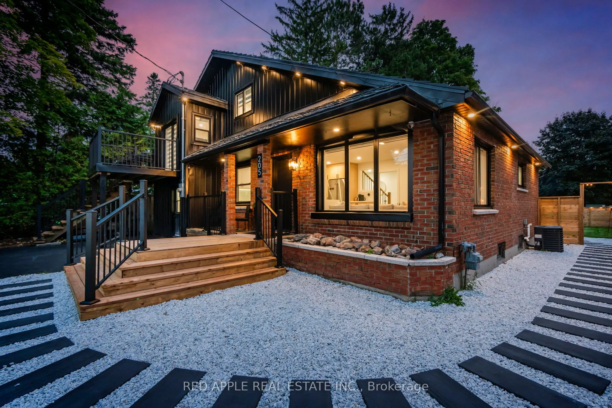 205 Hoyt Avenue