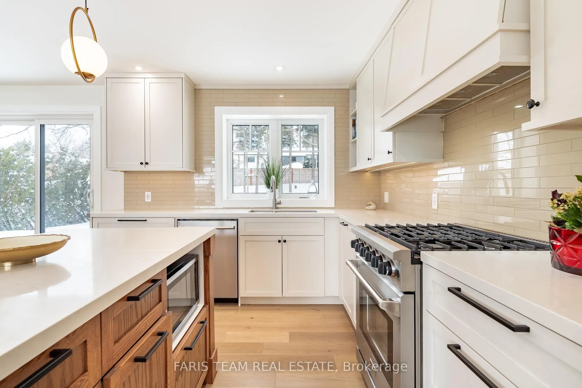 98 Shanty Bay Road