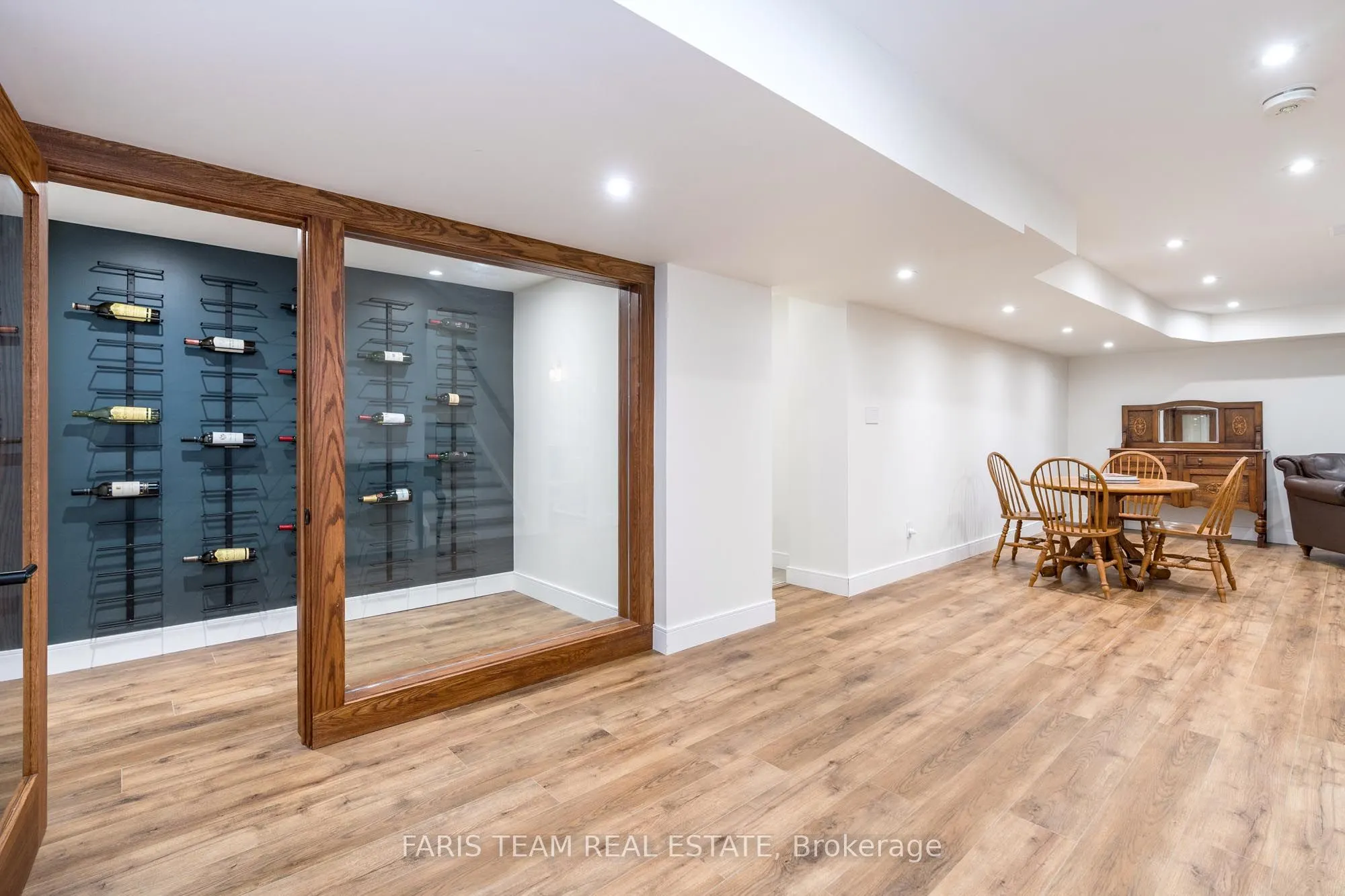 98 Shanty Bay Road
